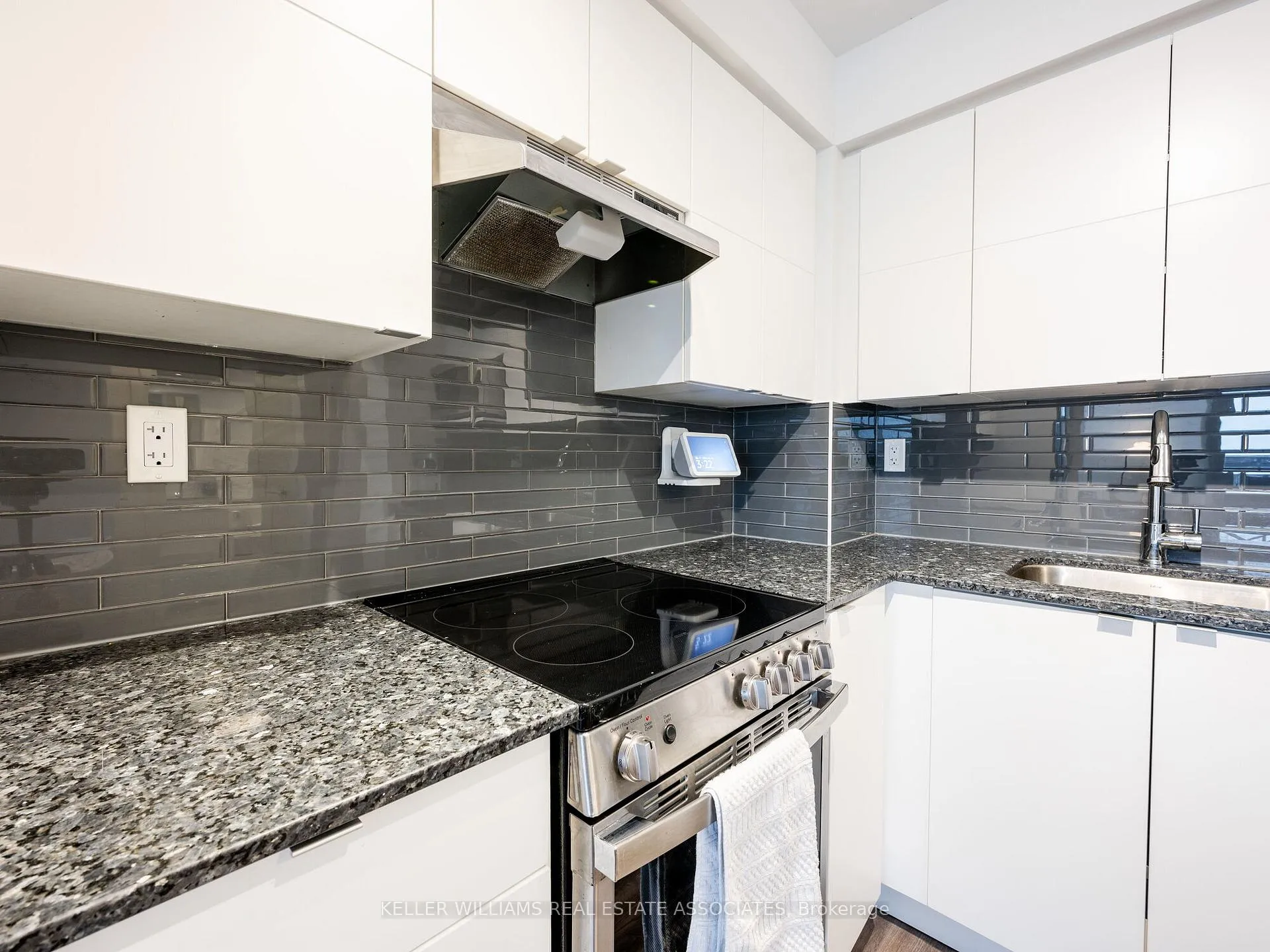 Photo 8 of Unit 413, 120 Varna Drive, Toronto, Englemount-Lawrence — HOMEH