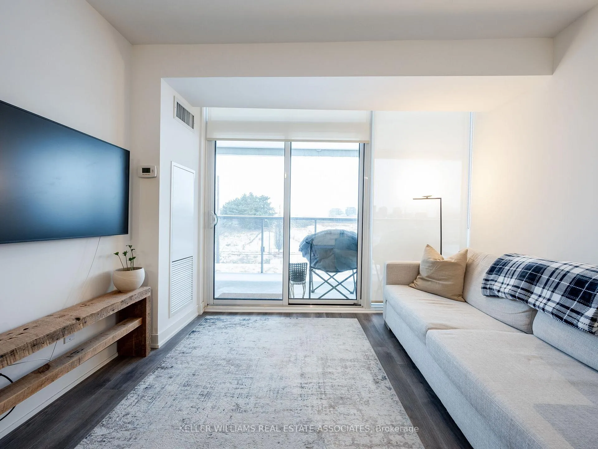 Photo 12 of Unit 413, 120 Varna Drive, Toronto, Englemount-Lawrence — HOMEH
