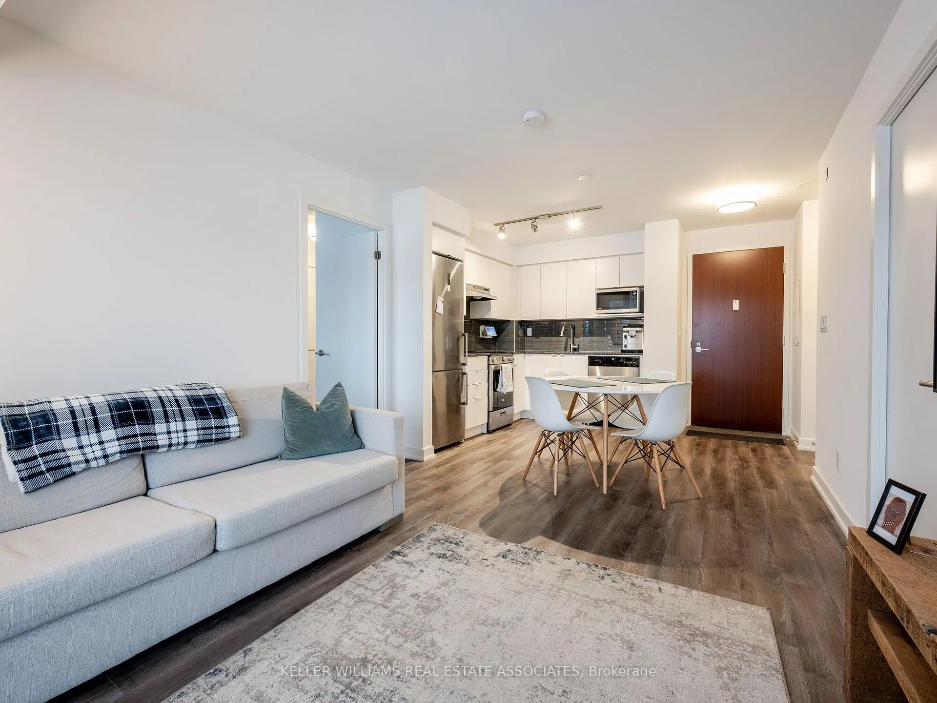 Photo 15 of Unit 413, 120 Varna Drive, Toronto, Englemount-Lawrence — HOMEH