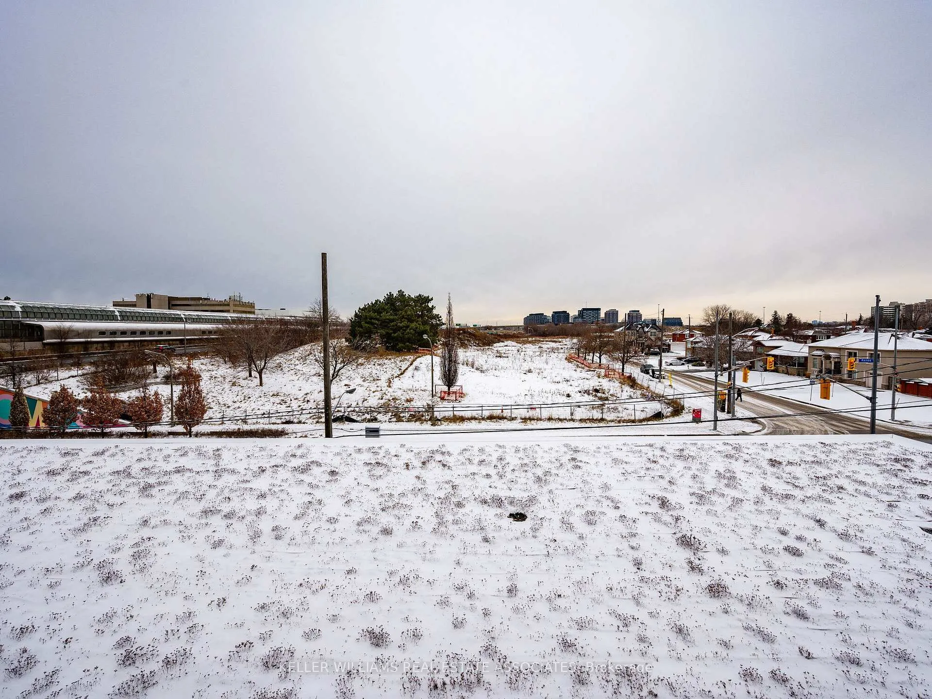 Photo 30 of Unit 413, 120 Varna Drive, Toronto, Englemount-Lawrence — HOMEH