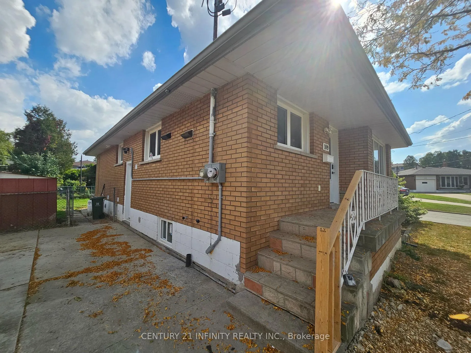 Photo 1 of 109 Purdy Crescent, Hamilton, Greeningdon — HOMEH