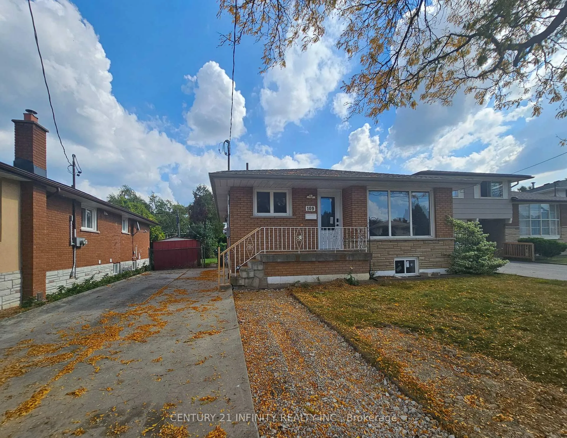 Photo 2 of 109 Purdy Crescent, Hamilton, Greeningdon — HOMEH