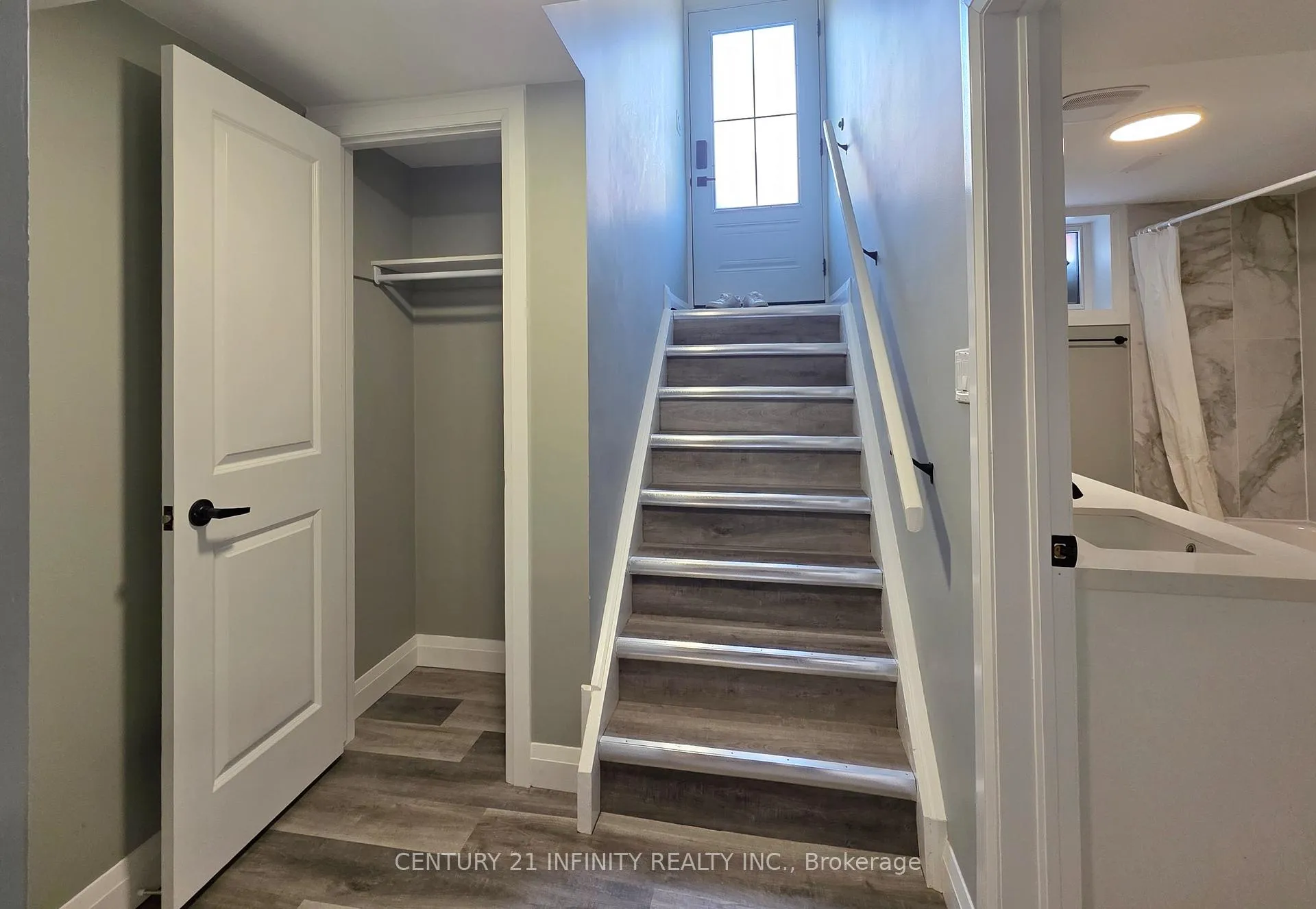Photo 4 of 109 Purdy Crescent, Hamilton, Greeningdon — HOMEH