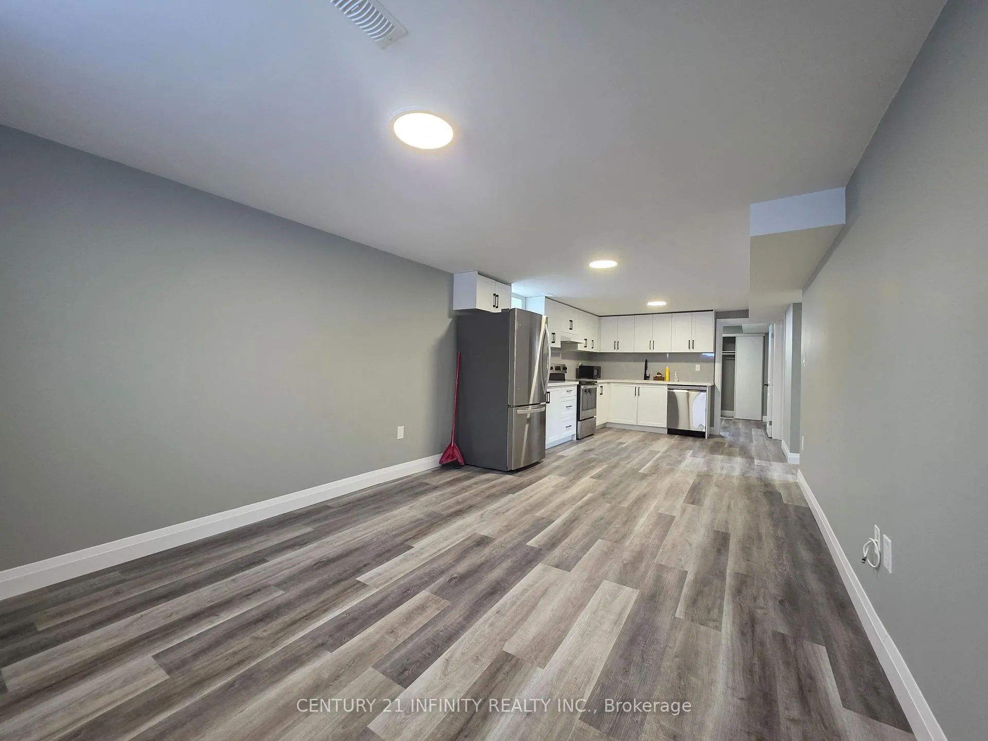 Photo 10 of 109 Purdy Crescent, Hamilton, Greeningdon — HOMEH