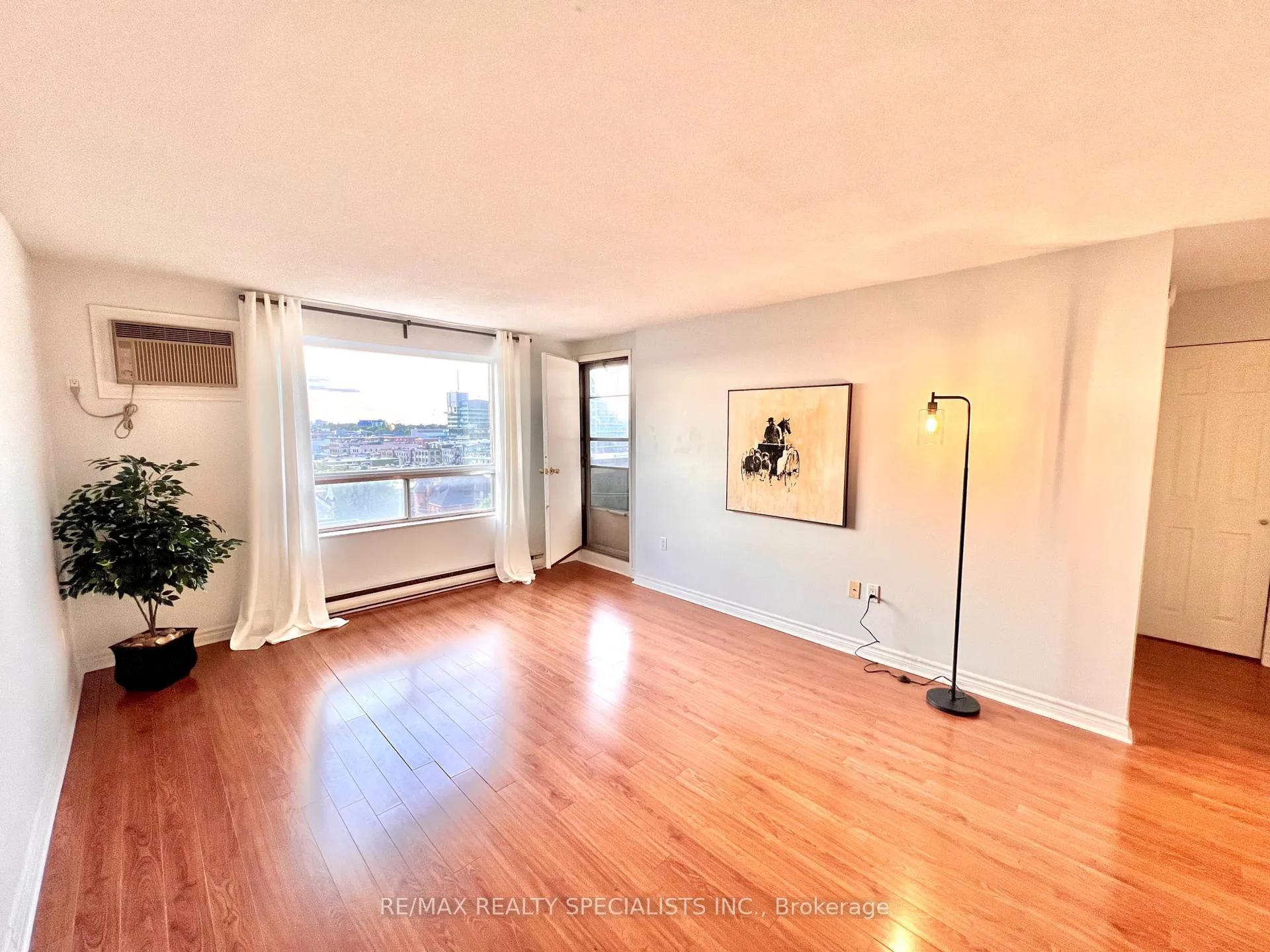 Photo 3 of Unit 604, 64 Benton Street, Kitchener — HOMEH