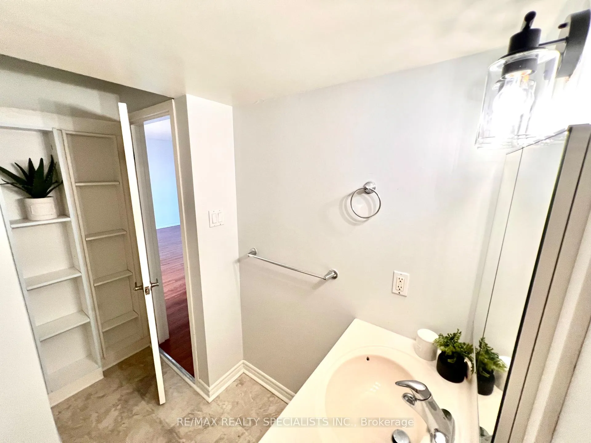 Photo 14 of Unit 604, 64 Benton Street, Kitchener — HOMEH