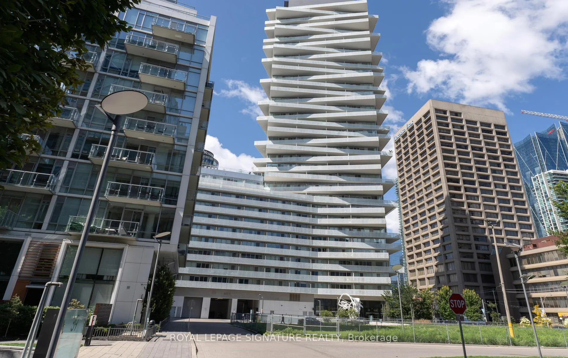 Front of Unit 3305, 15 Queens Quay E