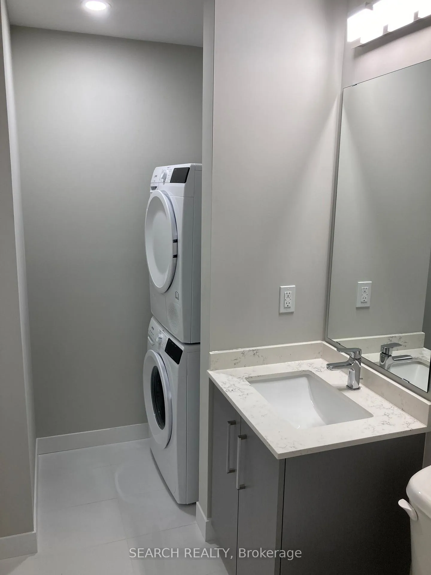 Photo 4 of Unit 806, 15 Queen Street, Hamilton, Central — HOMEH