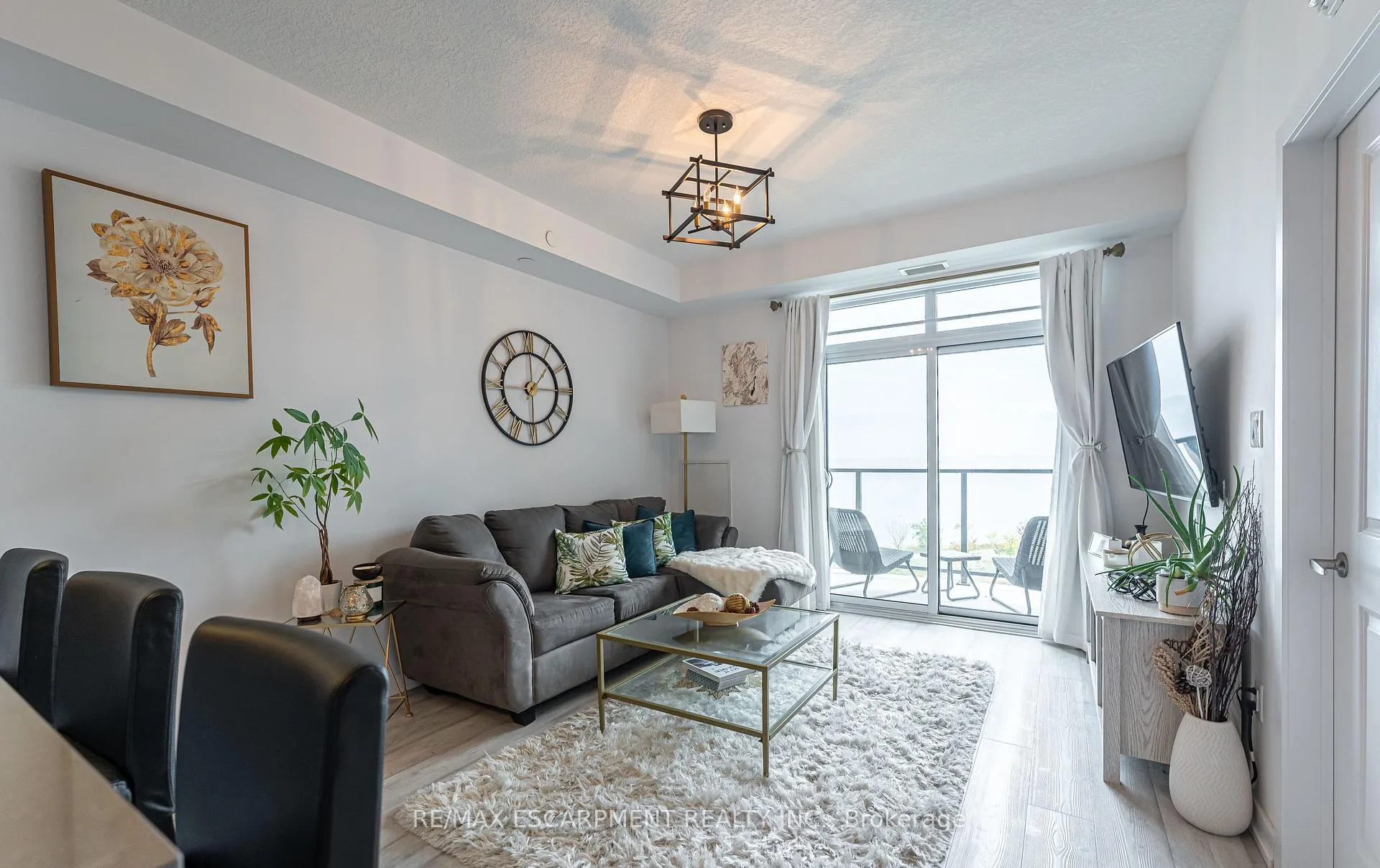 Photo 5 of Unit 537, 101 Shoreview Place, Hamilton, Stoney Creek — HOMEH