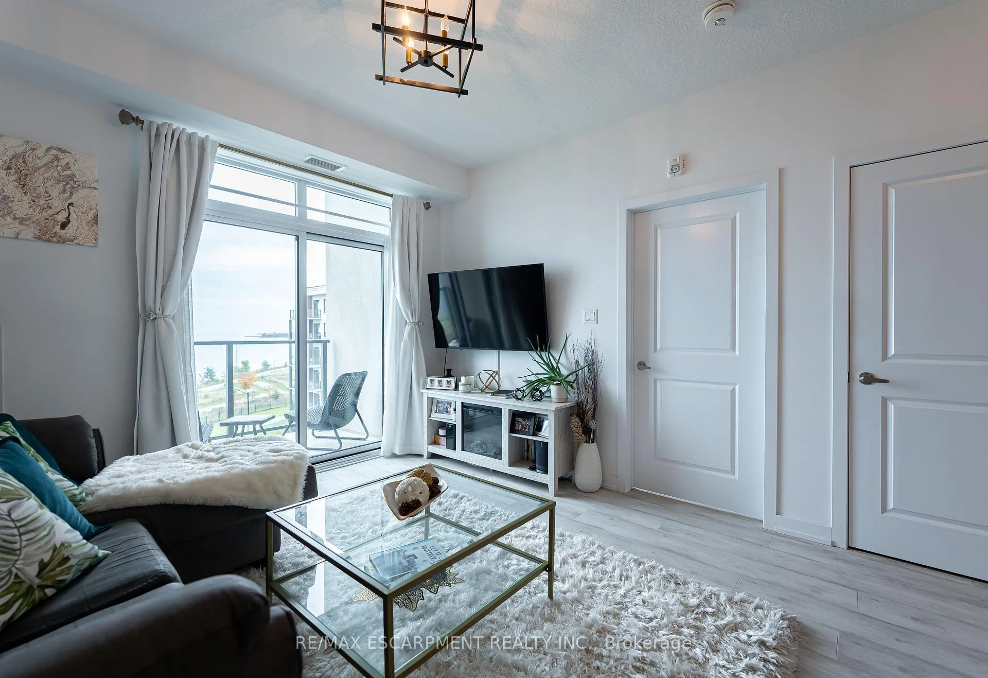 Photo 6 of Unit 537, 101 Shoreview Place, Hamilton, Stoney Creek — HOMEH