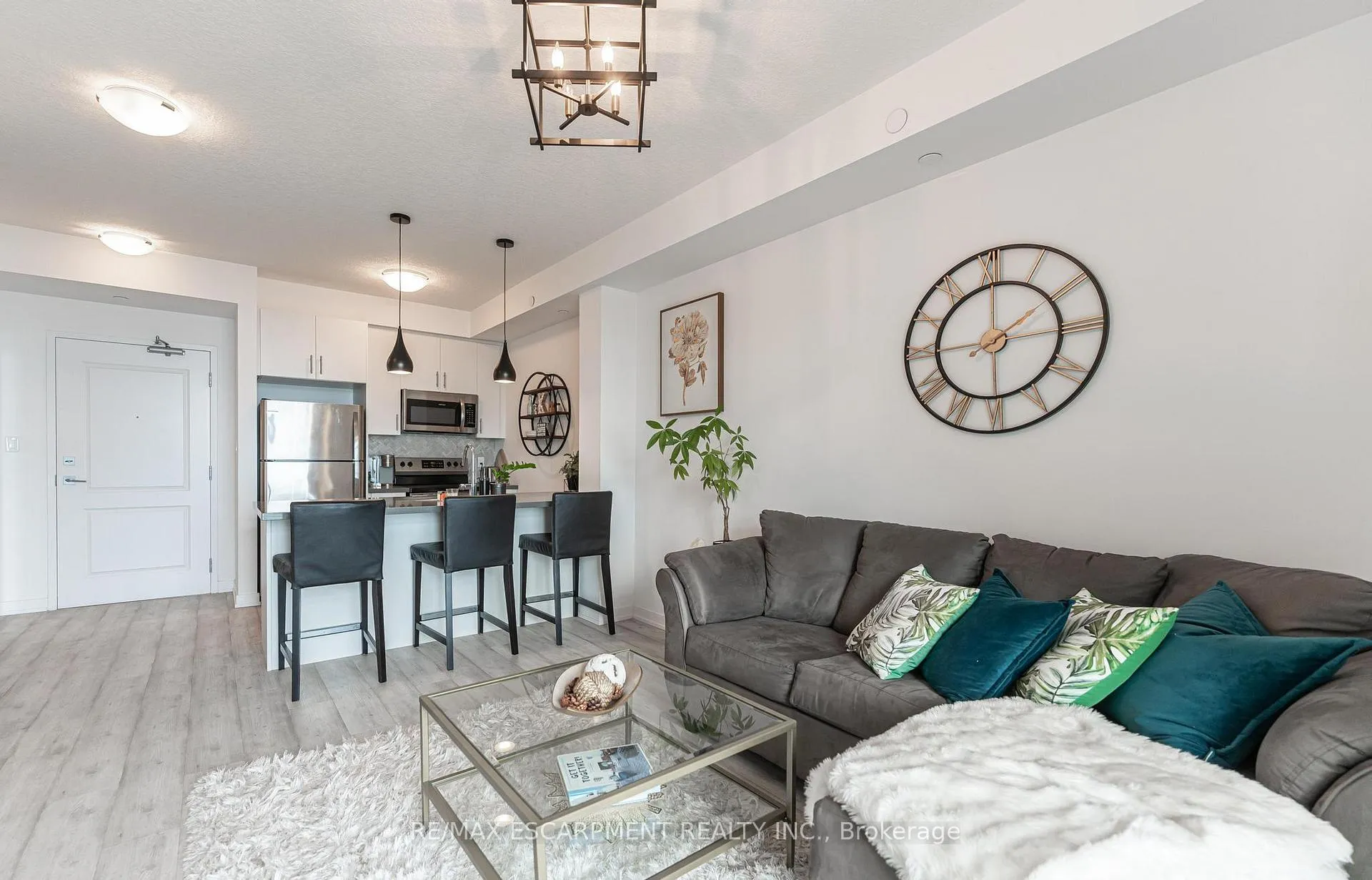 Photo 7 of Unit 537, 101 Shoreview Place, Hamilton, Stoney Creek — HOMEH
