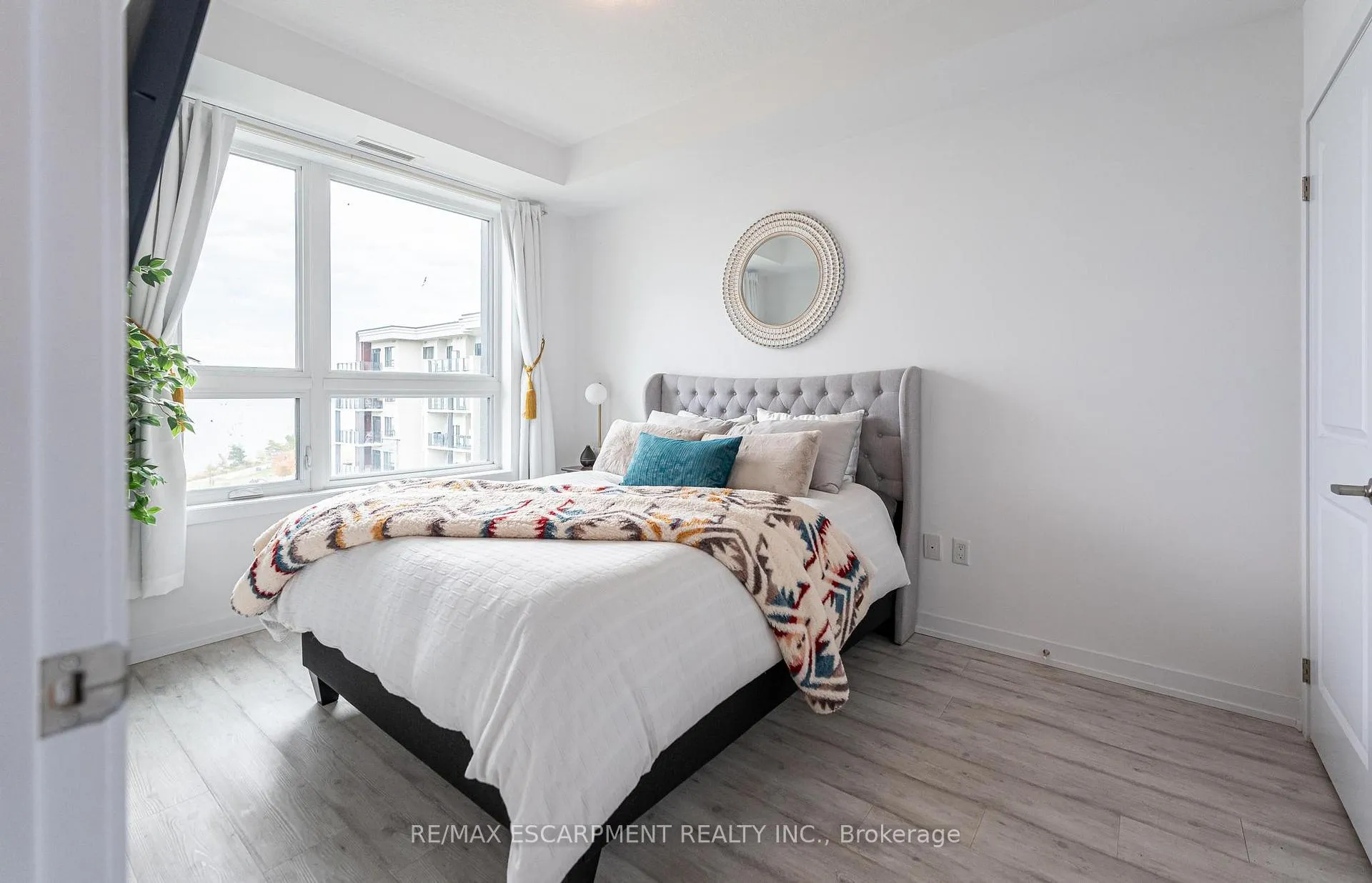 Photo 8 of Unit 537, 101 Shoreview Place, Hamilton, Stoney Creek — HOMEH