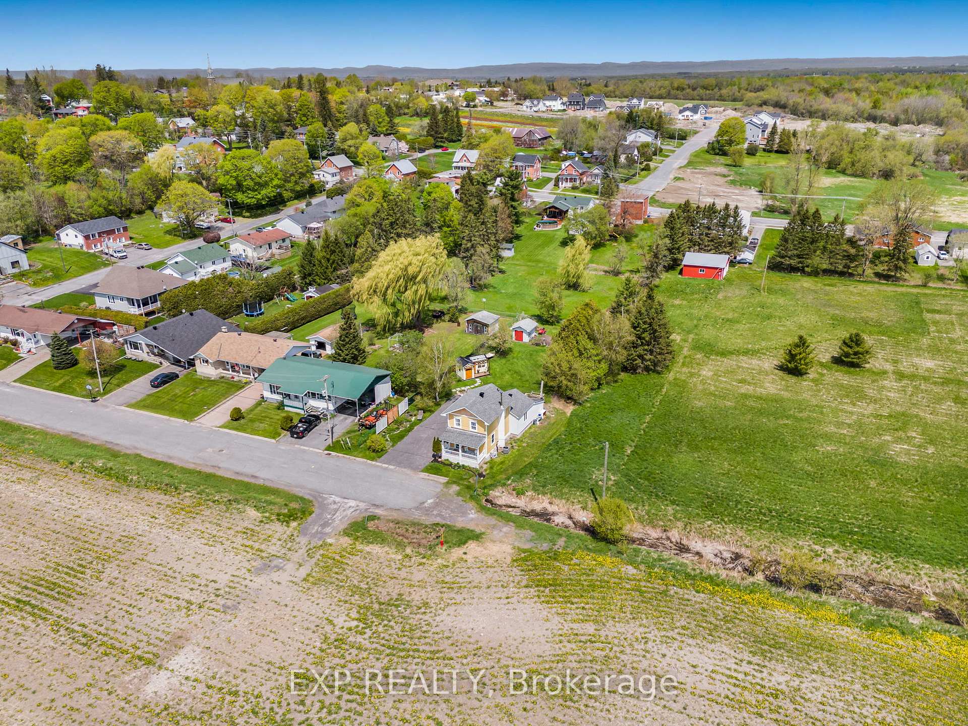 Photo 32 of 227 Mill Street, Champlain, Vankleek Hill — HOMEH