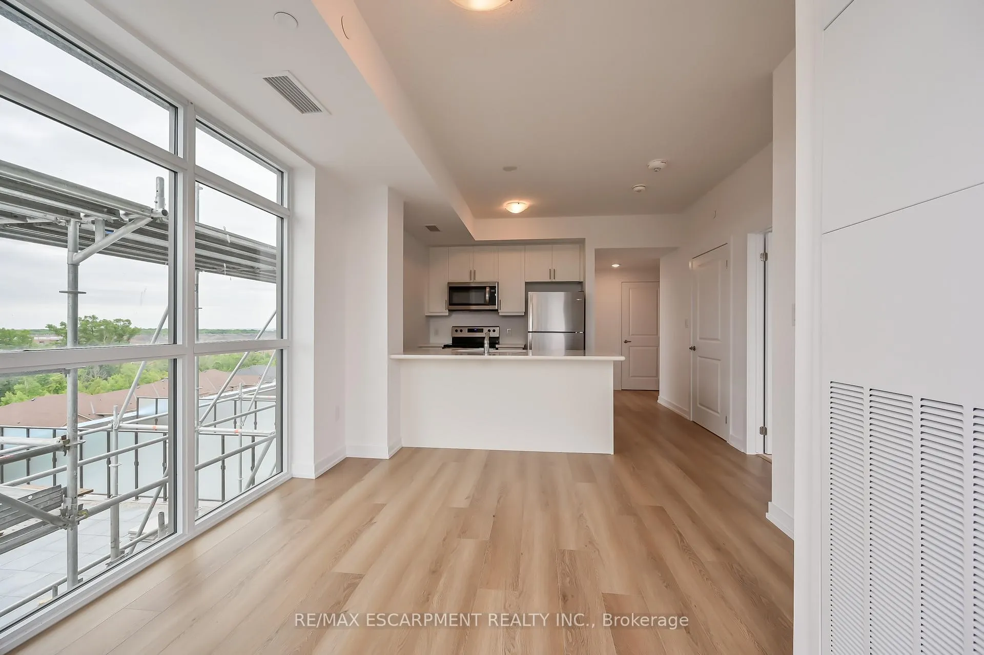 Photo 3 of Unit 611, 470 Dundas Street E, Hamilton, Waterdown — HOMEH