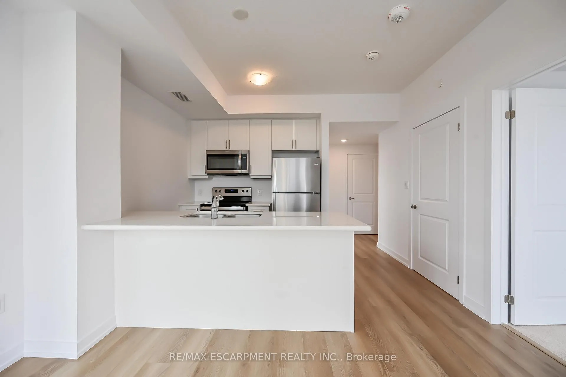 Photo 4 of Unit 611, 470 Dundas Street E, Hamilton, Waterdown — HOMEH