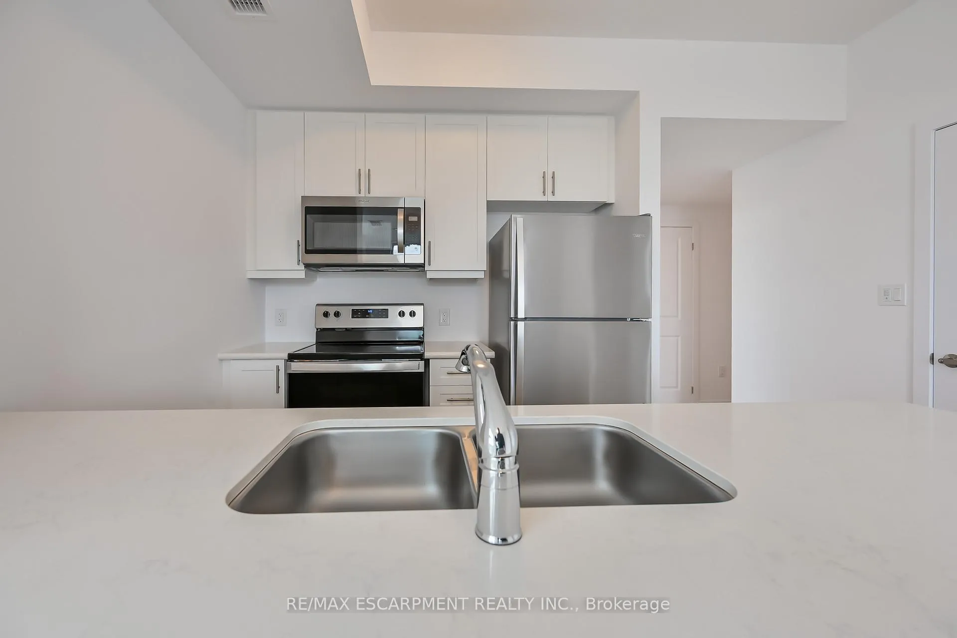 Photo 5 of Unit 611, 470 Dundas Street E, Hamilton, Waterdown — HOMEH