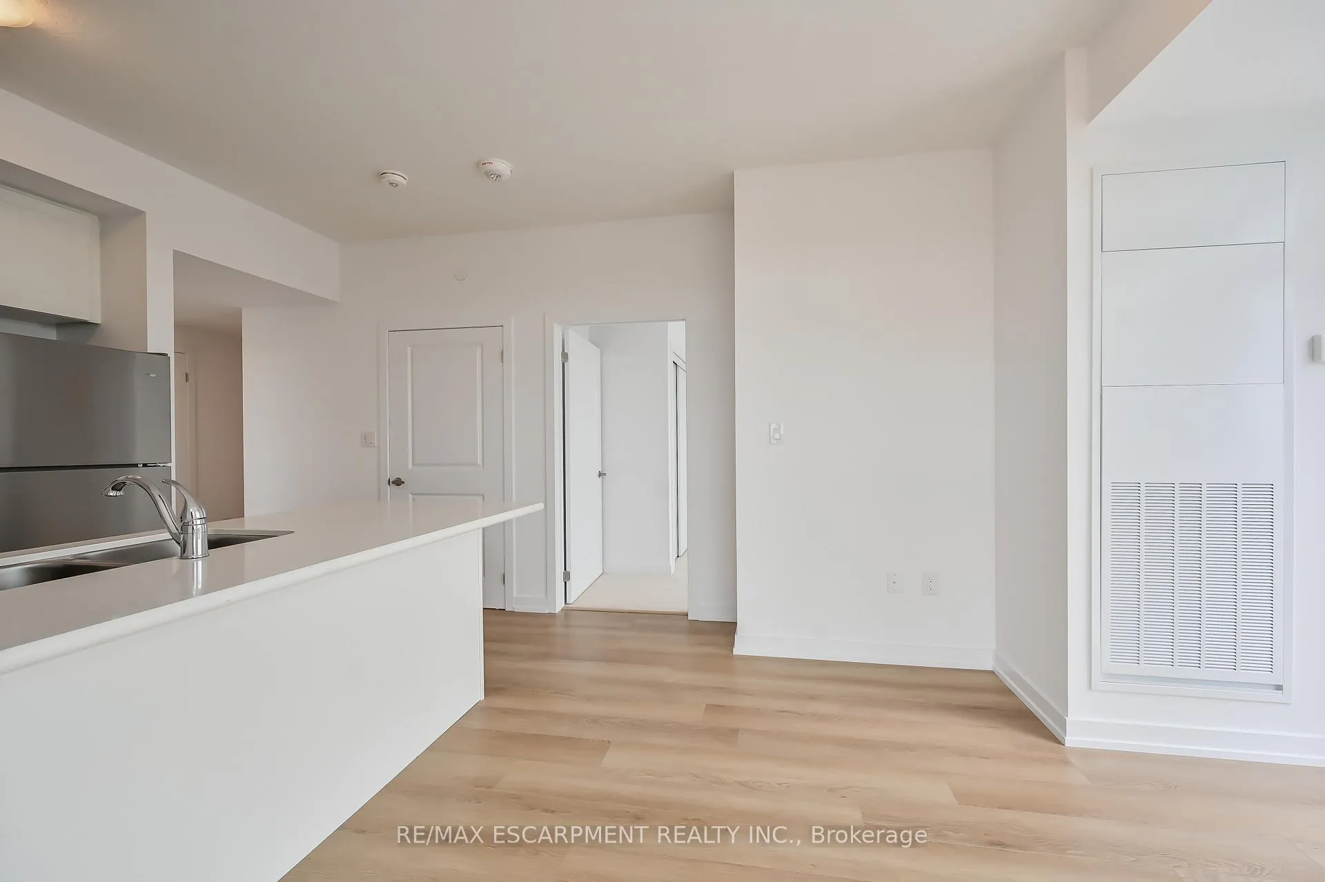 Photo 10 of Unit 611, 470 Dundas Street E, Hamilton, Waterdown — HOMEH