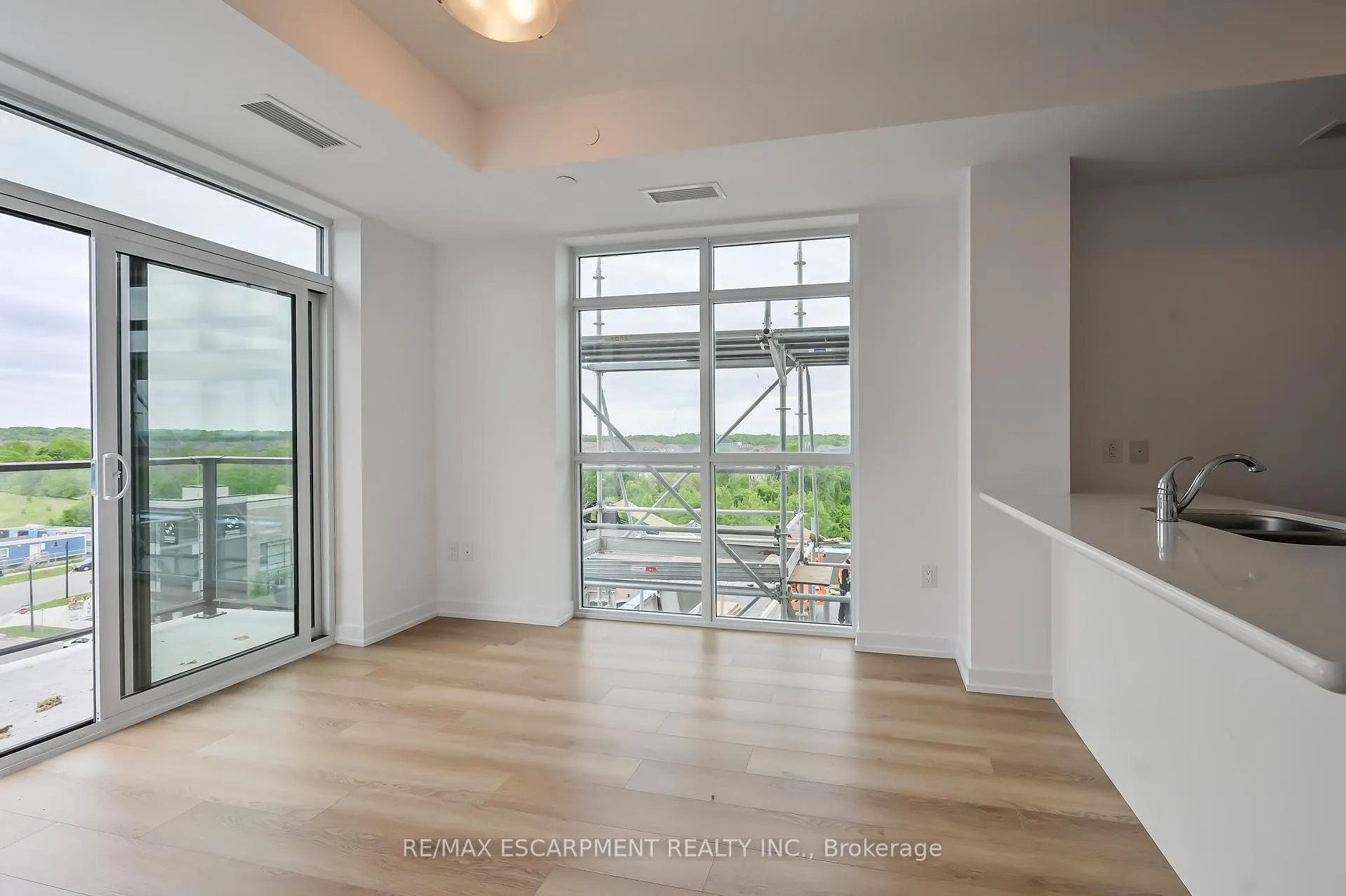 Photo 11 of Unit 611, 470 Dundas Street E, Hamilton, Waterdown — HOMEH