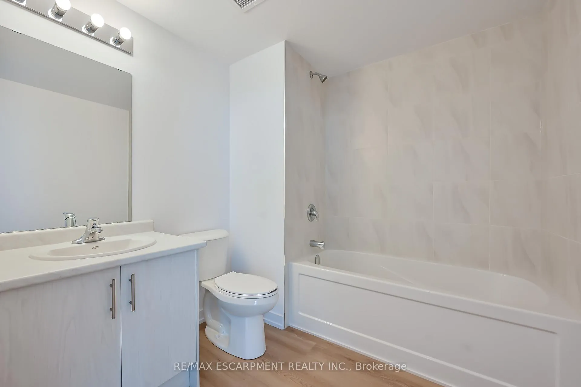 Photo 16 of Unit 611, 470 Dundas Street E, Hamilton, Waterdown — HOMEH