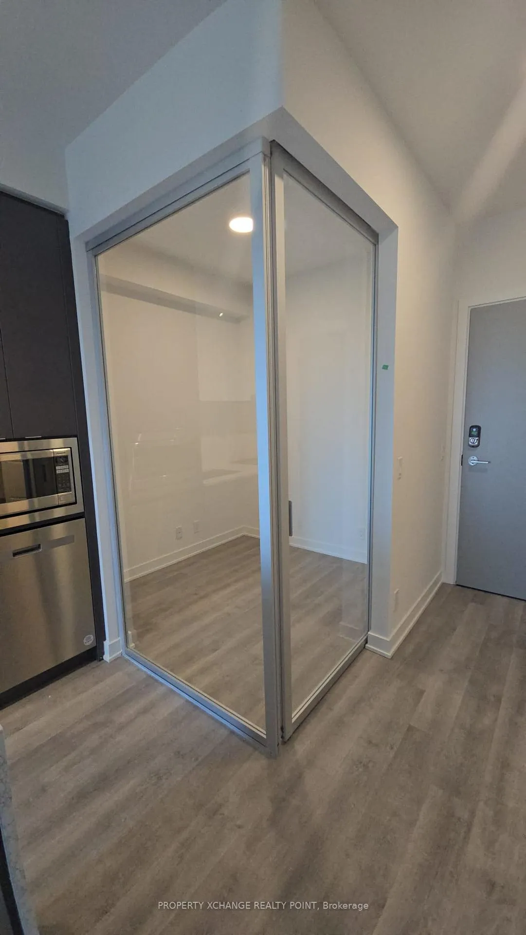 Photo 7 of Unit 1604, 50 Upper Mall Way, Vaughan, Brownridge — HOMEH