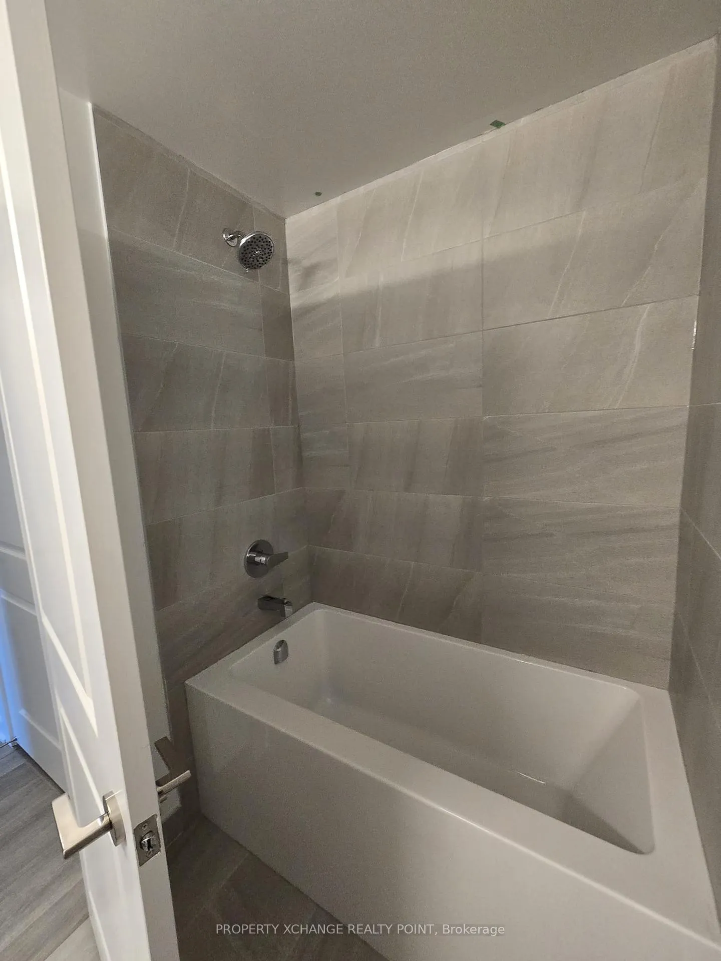 Photo 10 of Unit 1604, 50 Upper Mall Way, Vaughan, Brownridge — HOMEH