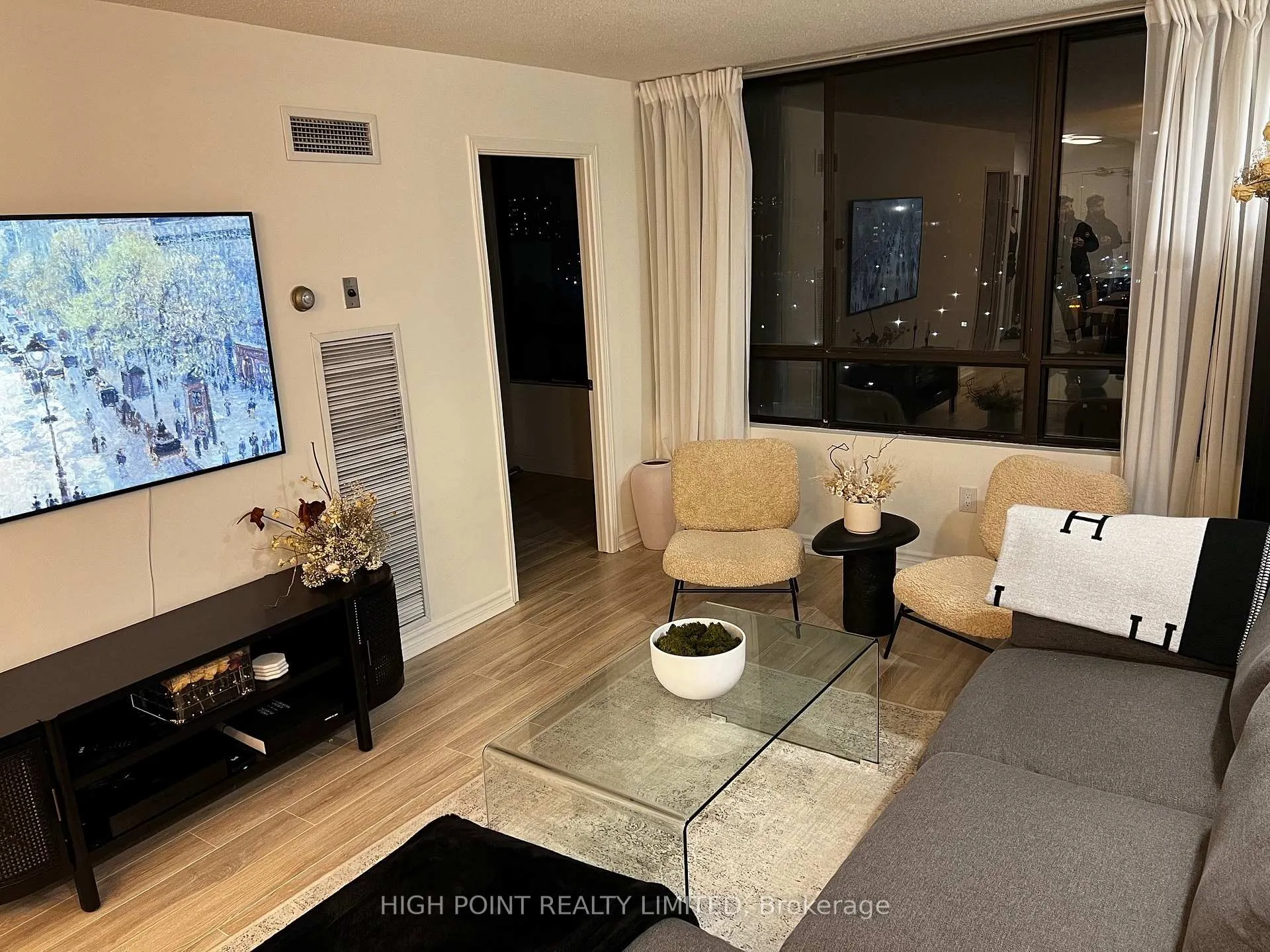 Photo 5 of Unit 906, 117 Gerrard Street E, Toronto, Church-Yonge Corridor — HOMEH