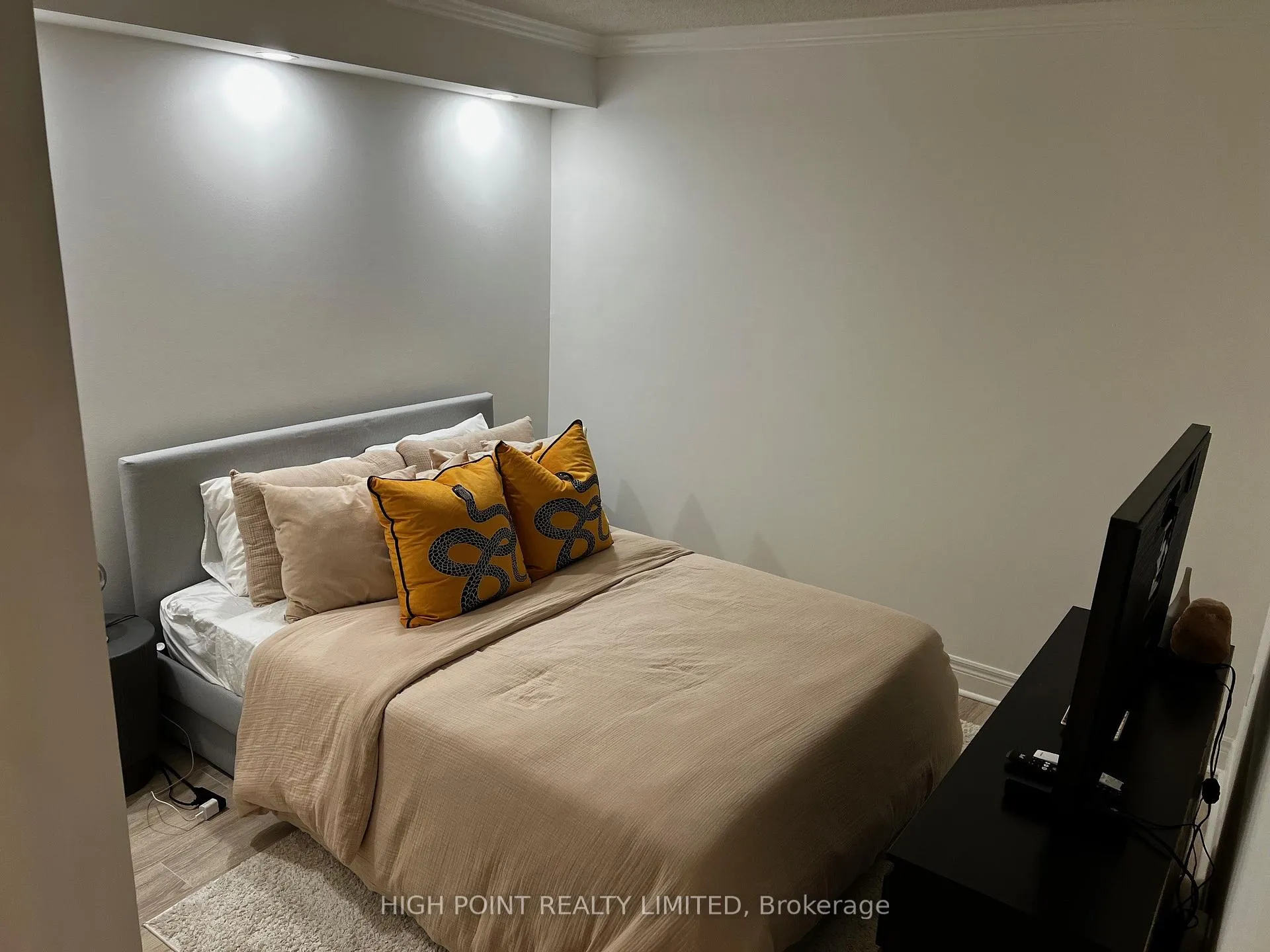 Photo 6 of Unit 906, 117 Gerrard Street E, Toronto, Church-Yonge Corridor — HOMEH