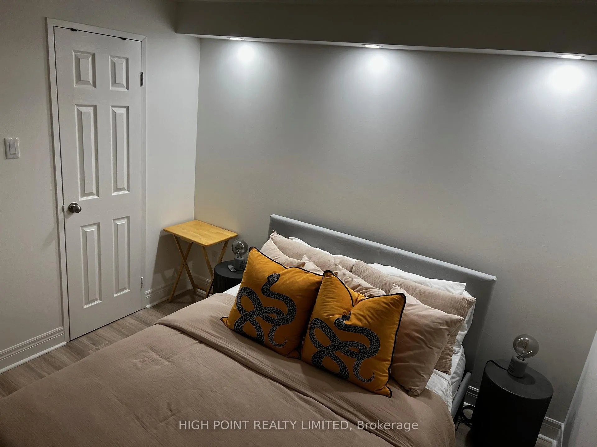Photo 7 of Unit 906, 117 Gerrard Street E, Toronto, Church-Yonge Corridor — HOMEH