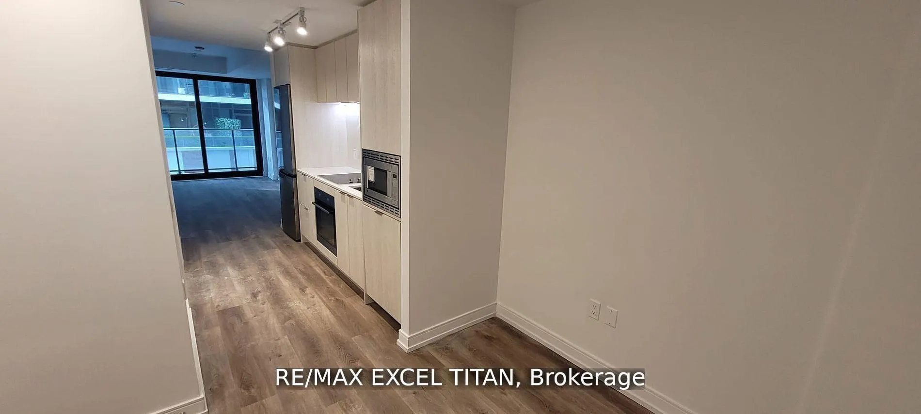 Photo 3 of Unit #417, 1 Jarvis Street, Hamilton, Beasley — HOMEH