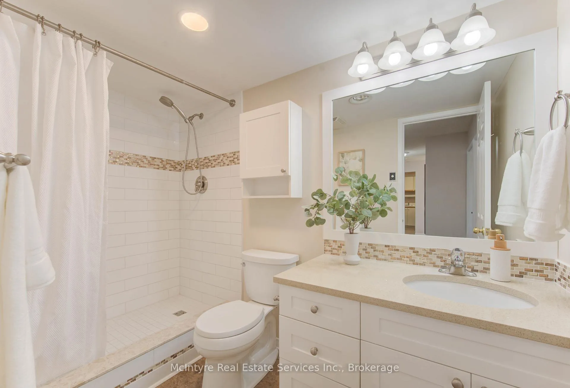 Photo 5 of Unit 405, 1414 King Street E, Kitchener — HOMEH