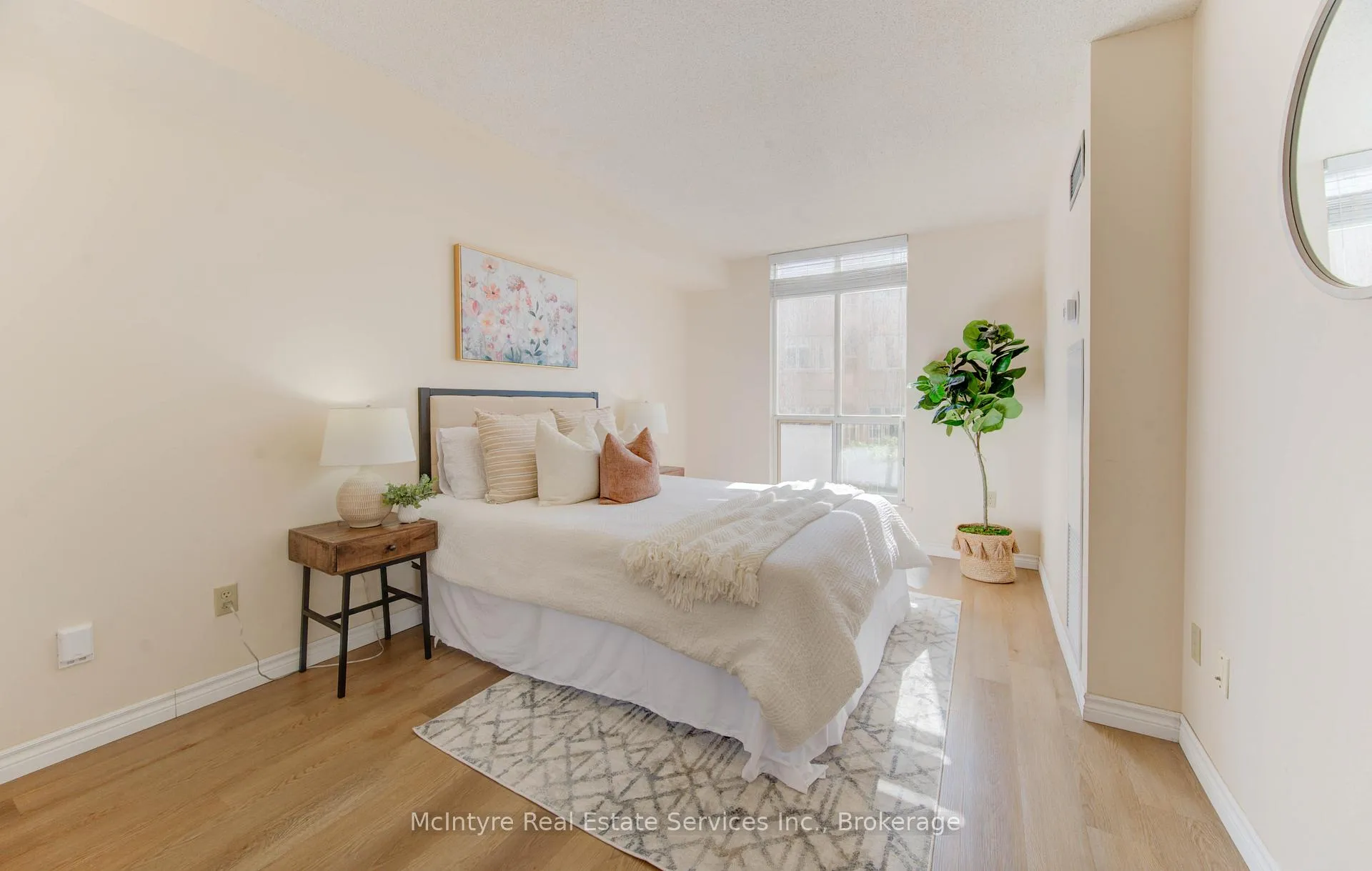 Photo 10 of Unit 405, 1414 King Street E, Kitchener — HOMEH