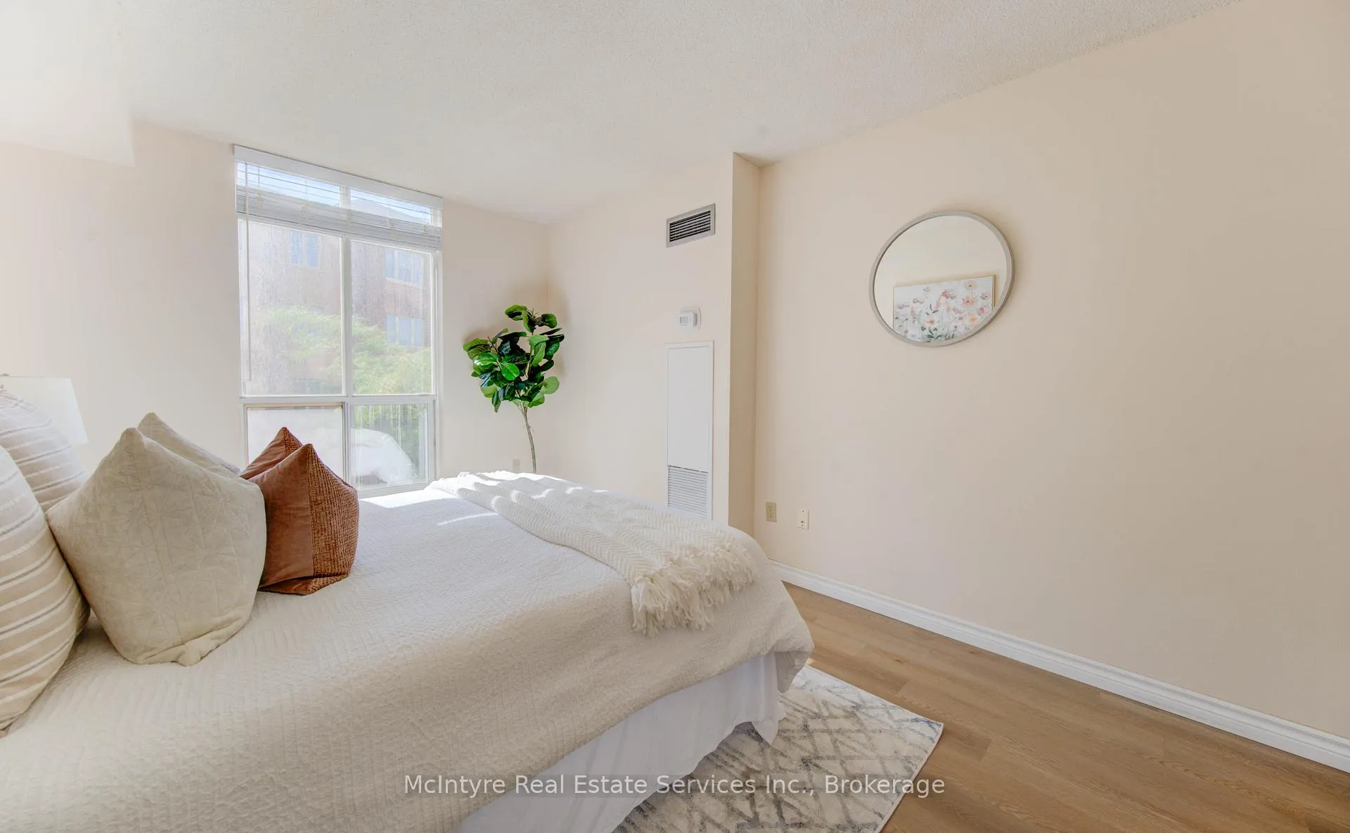 Photo 11 of Unit 405, 1414 King Street E, Kitchener — HOMEH