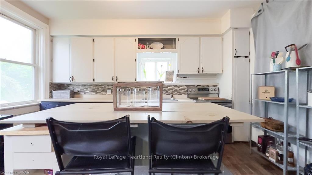 Photo 5 of 208 Townsend Street, Central Huron, Clinton — HOMEH