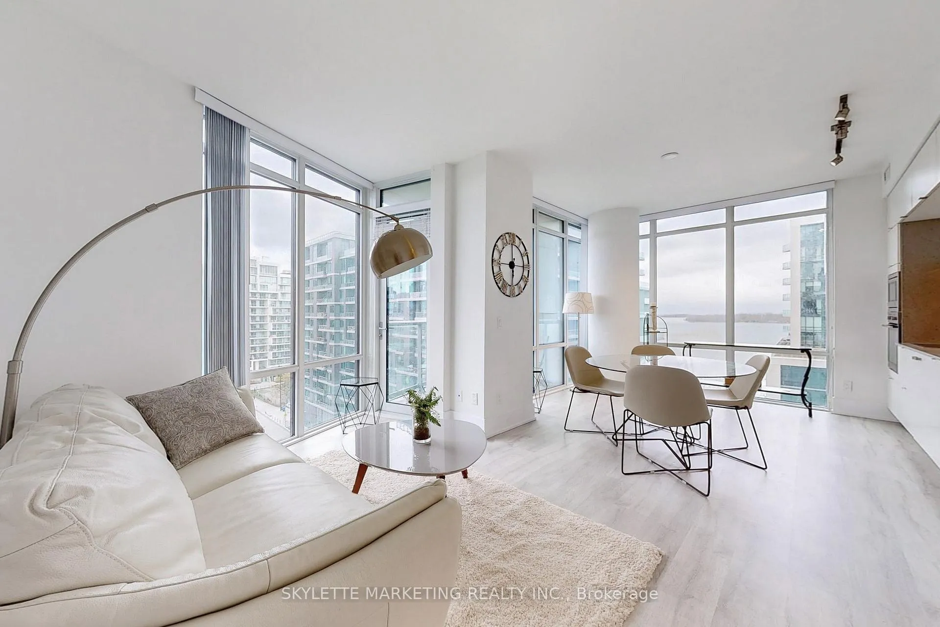 Photo 5 of Unit 902, 15 Merchants' Wharf E, Toronto, Waterfront Communities — HOMEH
