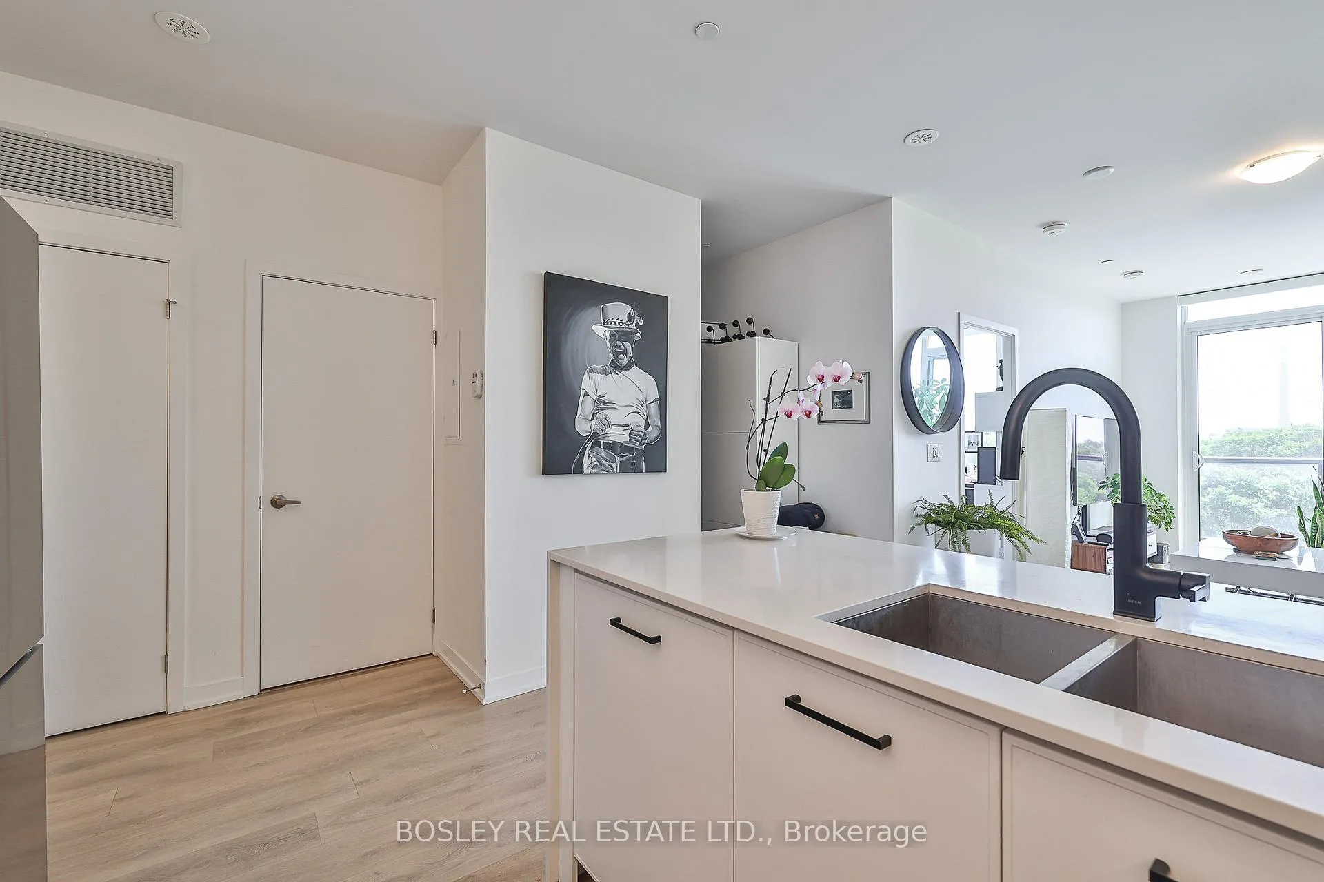 Photo 6 of Unit 607, 899 Queen Street E, Toronto, South Riverdale — HOMEH
