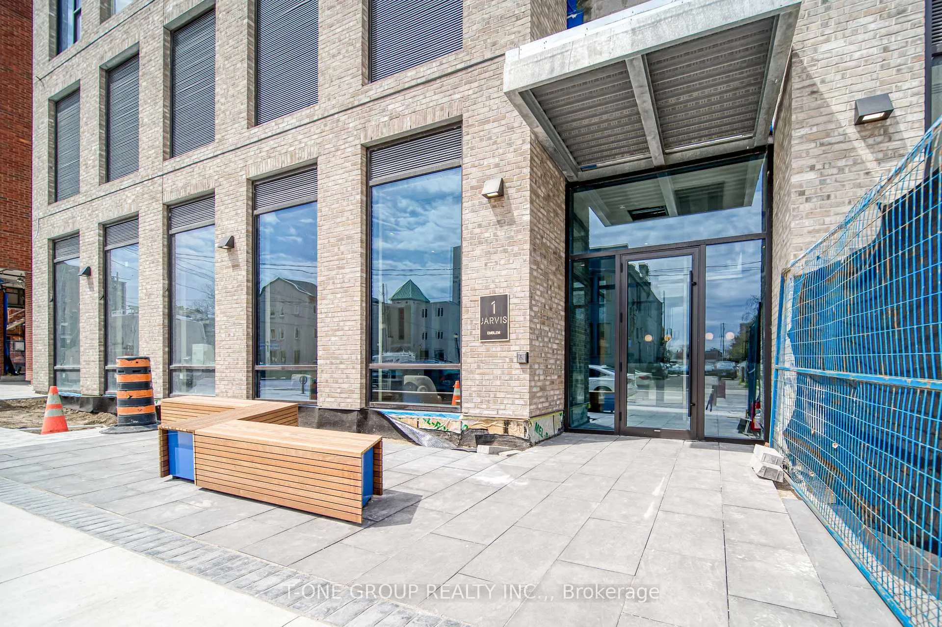 Photo 3 of Unit 910, 1 Jarvis Street, Hamilton, Beasley — HOMEH
