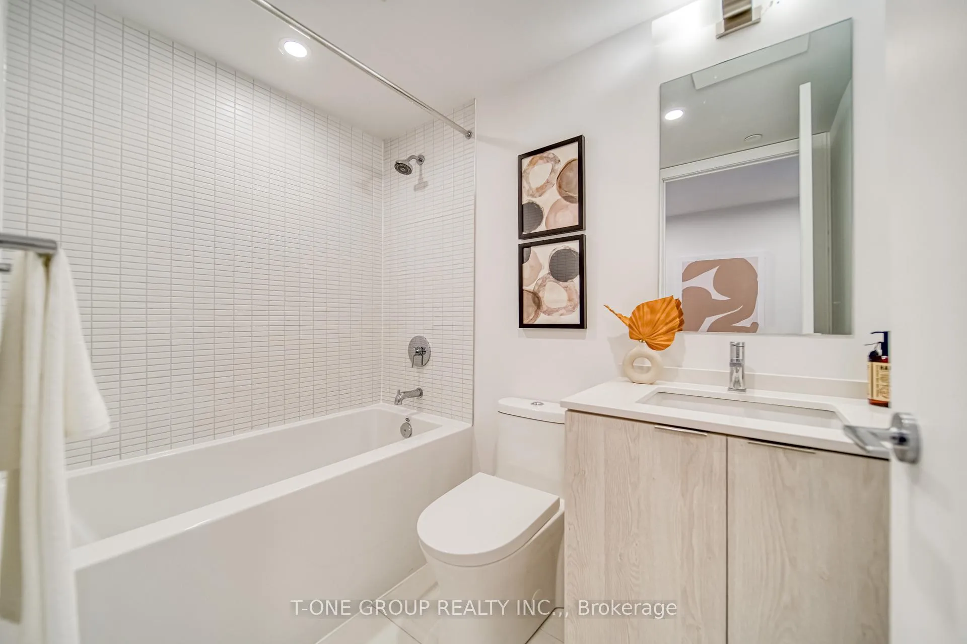 Photo 33 of Unit 910, 1 Jarvis Street, Hamilton, Beasley — HOMEH