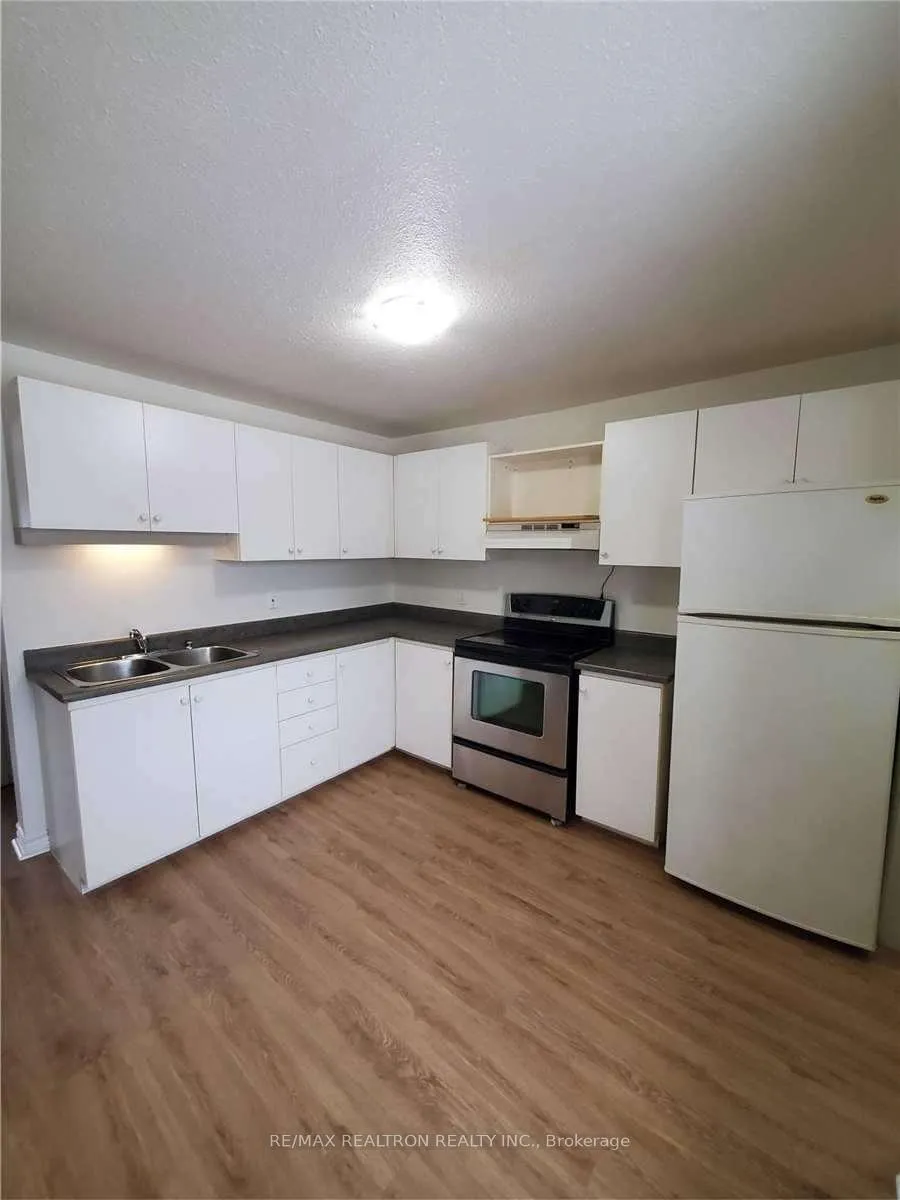 Photo 7 of Unit Unit B, 279 Pasadena Drive, Georgina, Keswick South — HOMEH