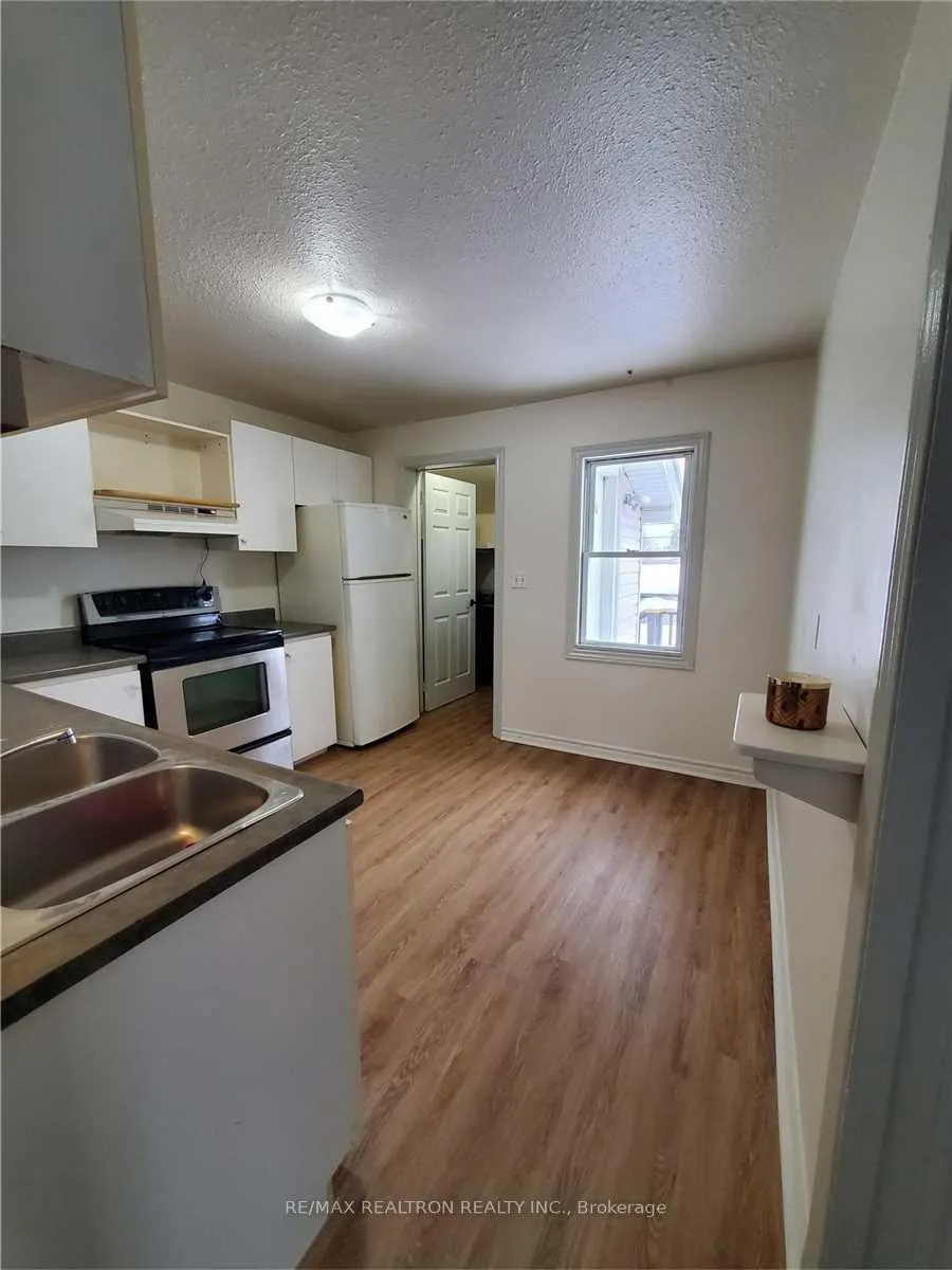 Photo 8 of Unit Unit B, 279 Pasadena Drive, Georgina, Keswick South — HOMEH