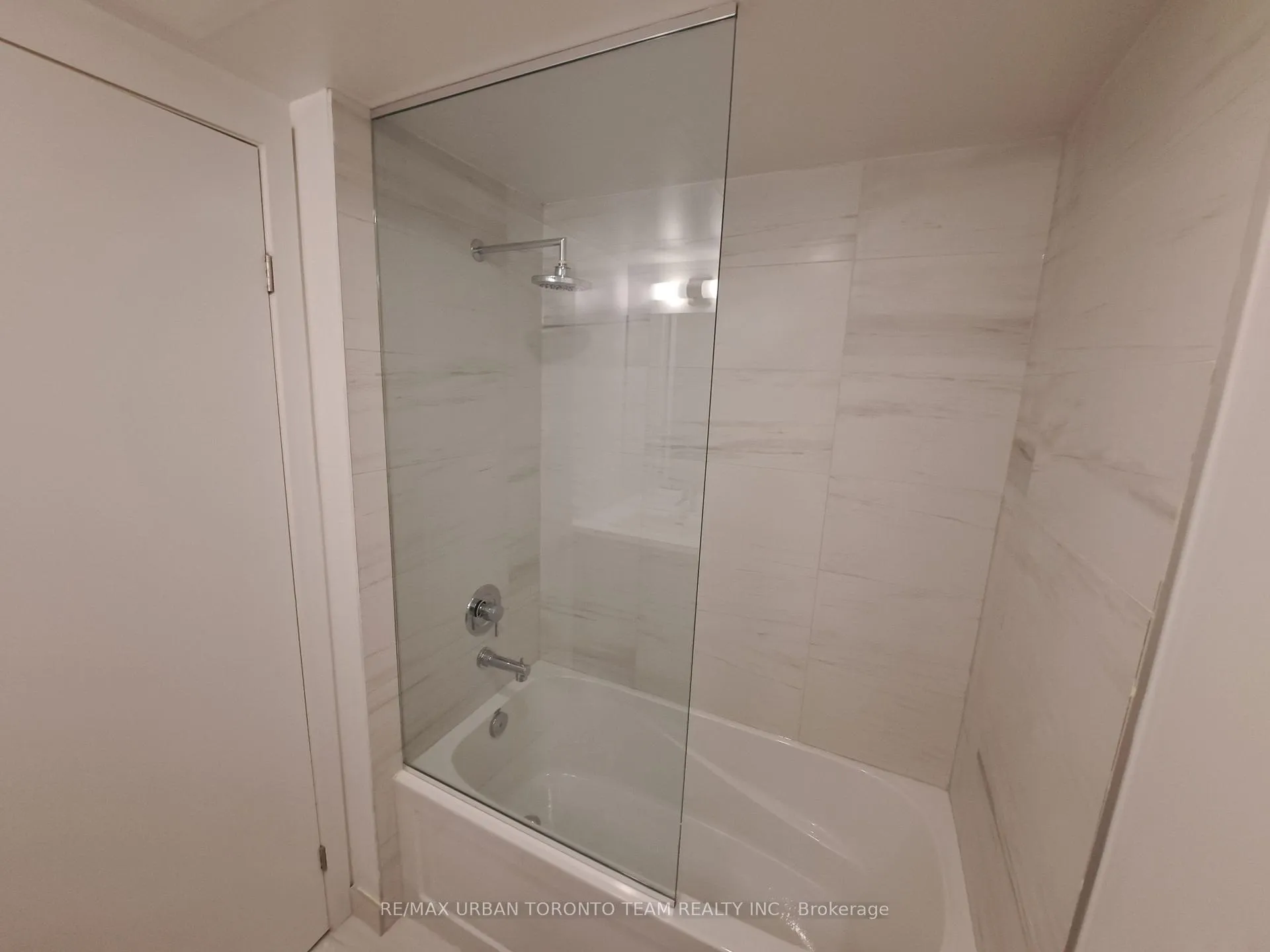 Photo 12 of Unit 4607, 55 Cooper Street, Toronto, Waterfront Communities — HOMEH