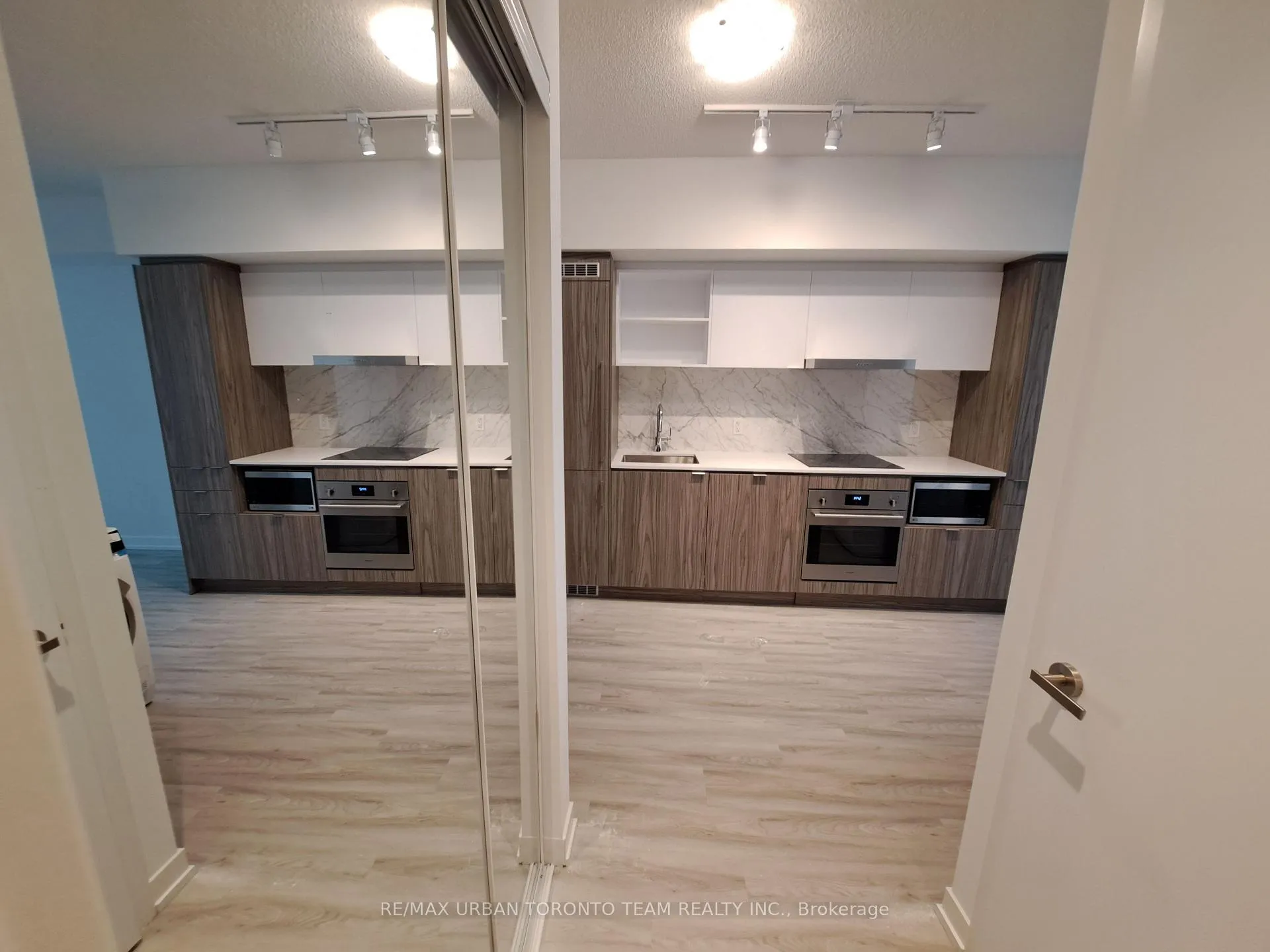 Photo 14 of Unit 4607, 55 Cooper Street, Toronto, Waterfront Communities — HOMEH