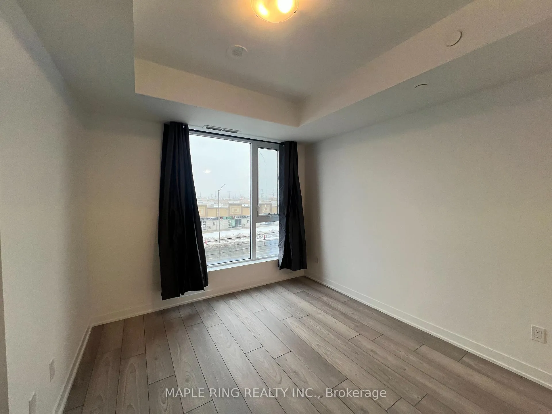 Photo 3 of Unit 323, 10 Abeja Street, Vaughan, Concord — HOMEH