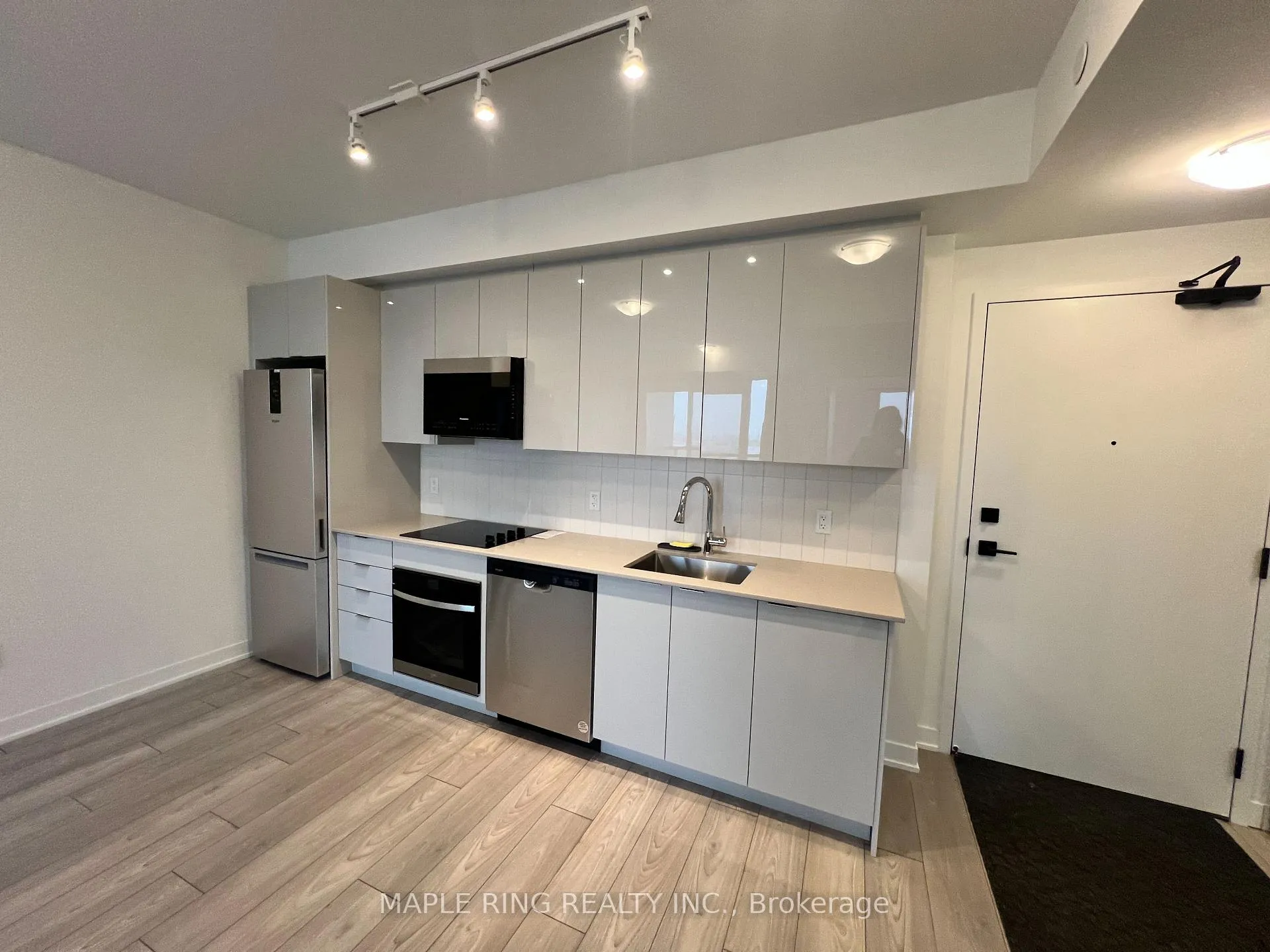 Photo 6 of Unit 323, 10 Abeja Street, Vaughan, Concord — HOMEH