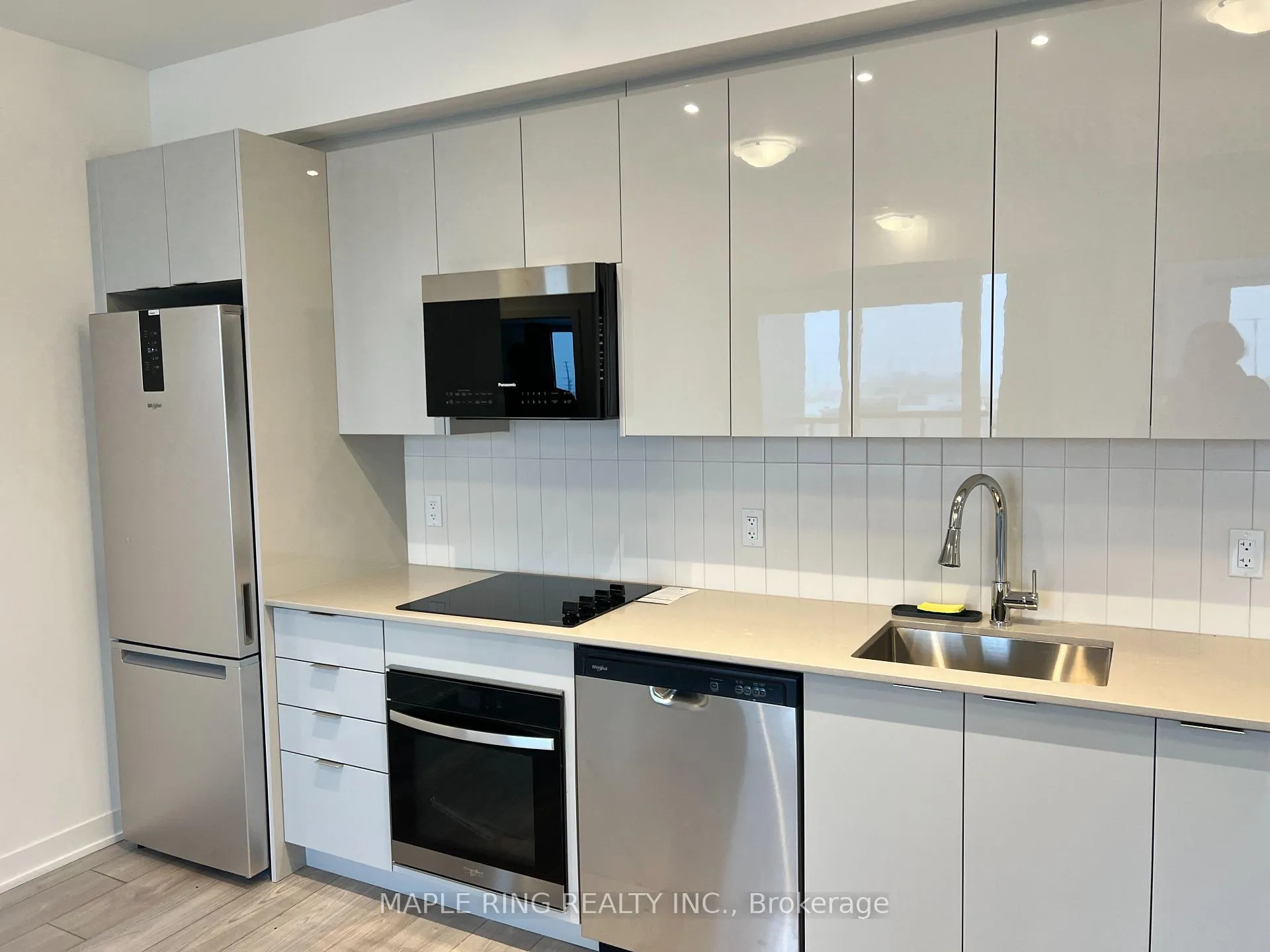 Photo 7 of Unit 323, 10 Abeja Street, Vaughan, Concord — HOMEH