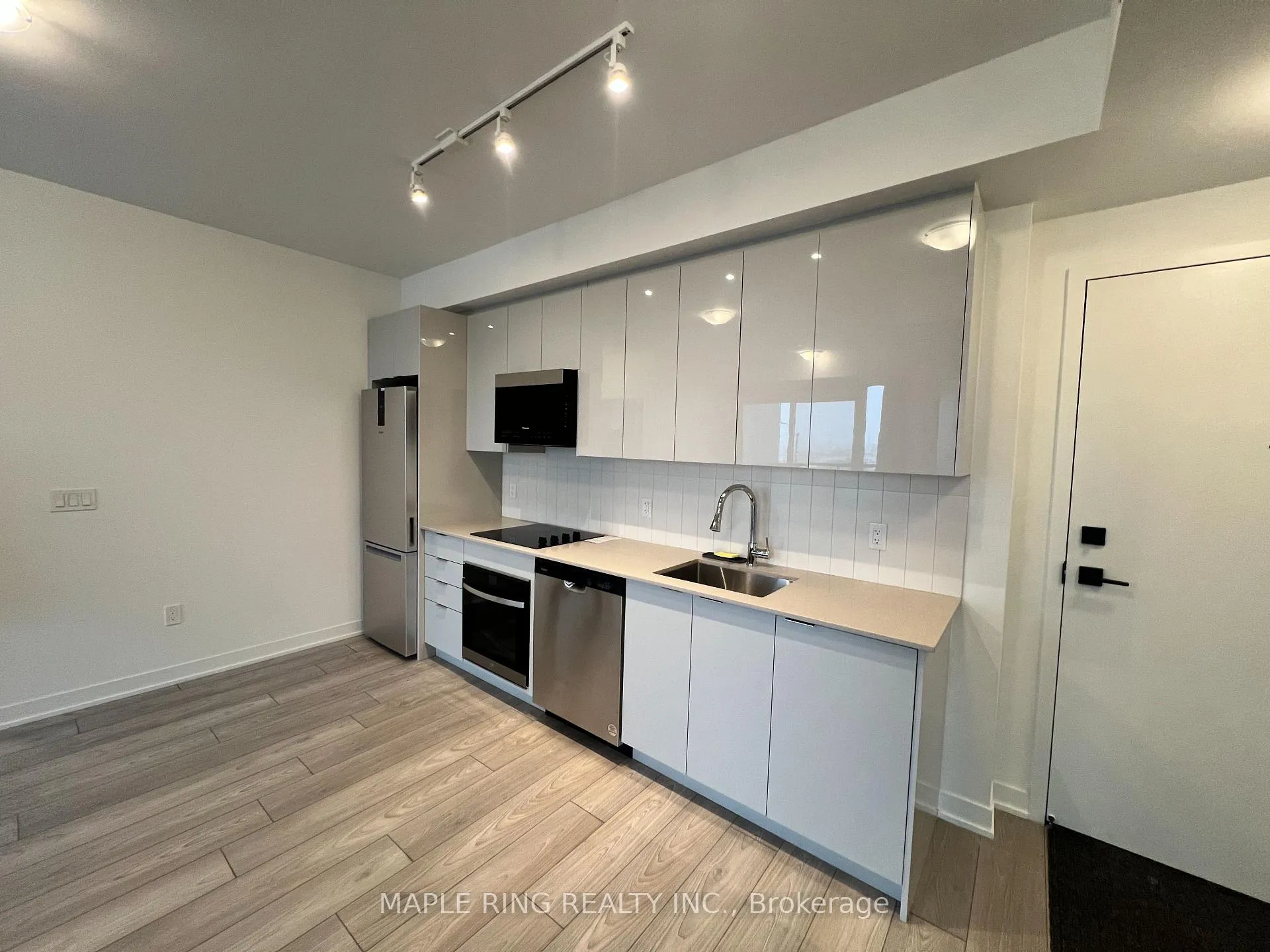 Photo 12 of Unit 323, 10 Abeja Street, Vaughan, Concord — HOMEH