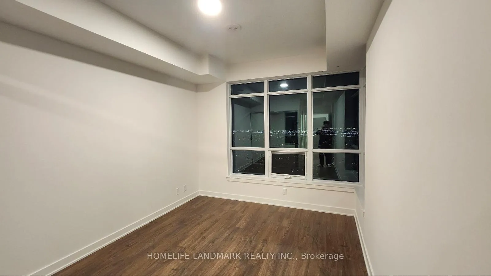 Photo 7 of Unit A-3203, 30 Upper Mall Way, Vaughan, Brownridge — HOMEH