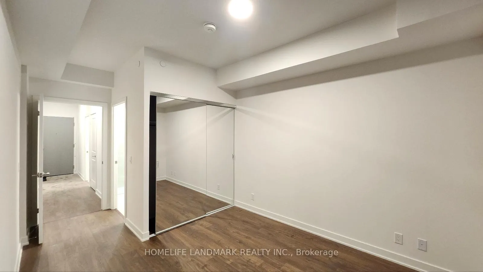 Photo 8 of Unit A-3203, 30 Upper Mall Way, Vaughan, Brownridge — HOMEH