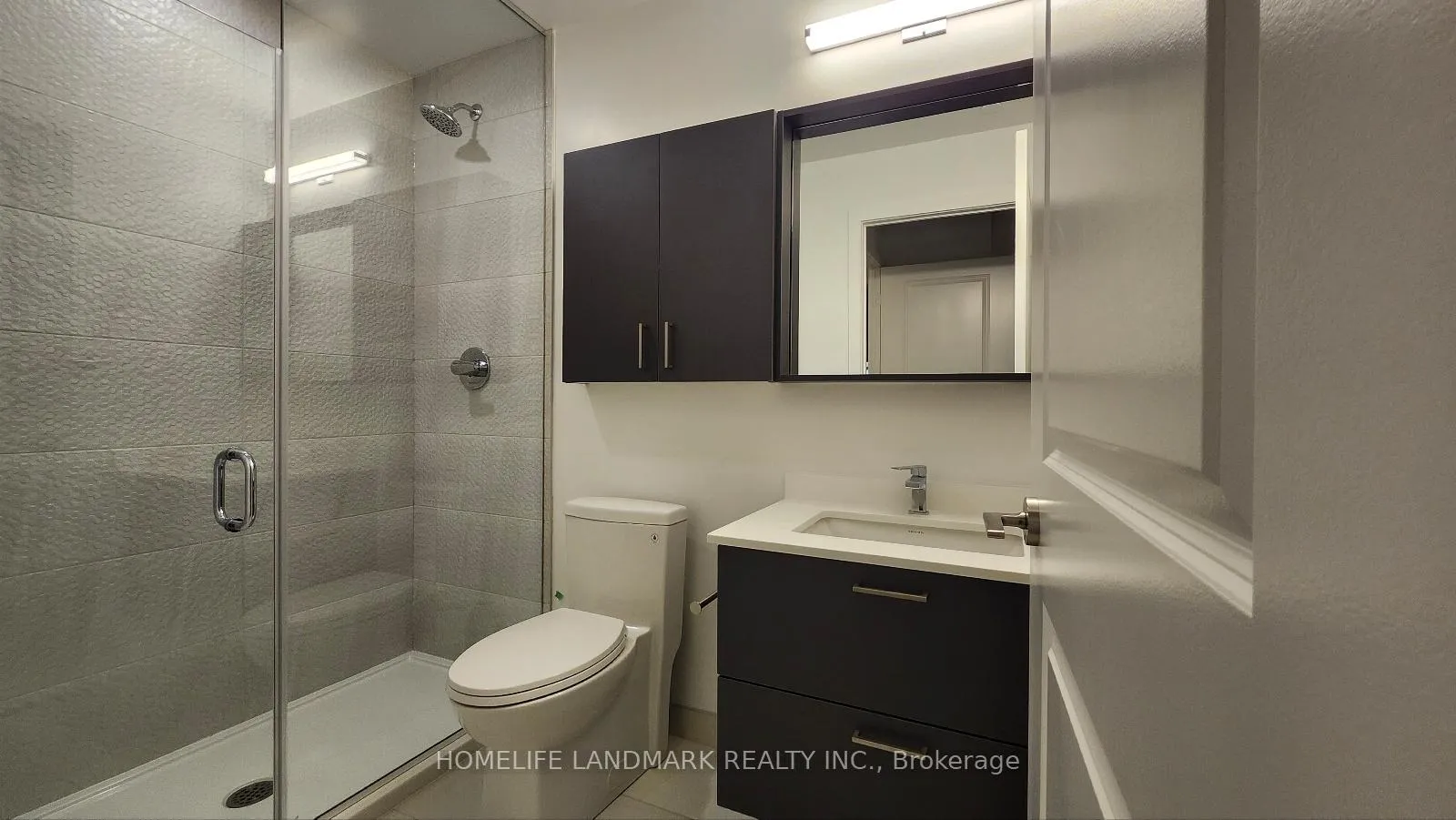 Photo 11 of Unit A-3203, 30 Upper Mall Way, Vaughan, Brownridge — HOMEH