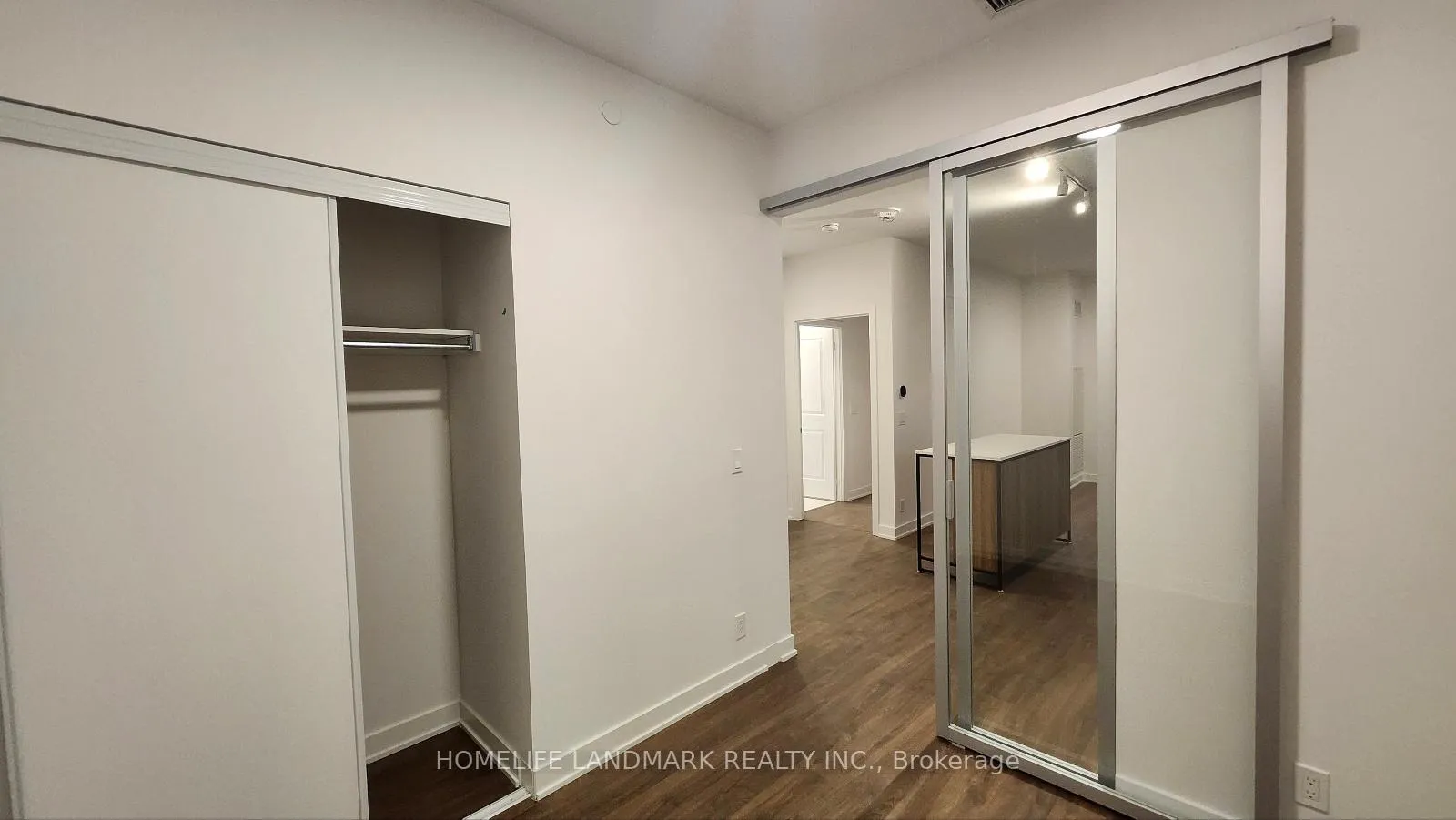 Photo 12 of Unit A-3203, 30 Upper Mall Way, Vaughan, Brownridge — HOMEH