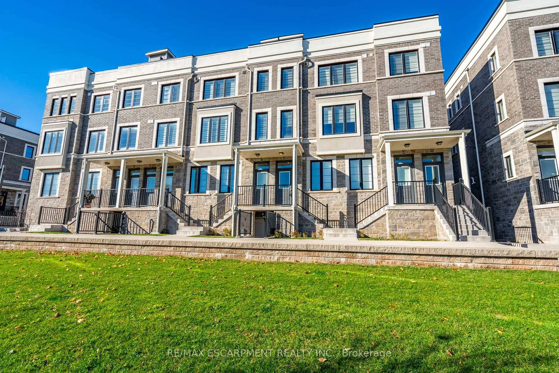 Front of Unit 69, 383 Dundas Street E